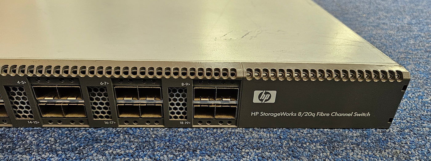 HP HSTNM-N015 StorageWorks 8/20Q FC Switch ( AK241-63001 ) USED