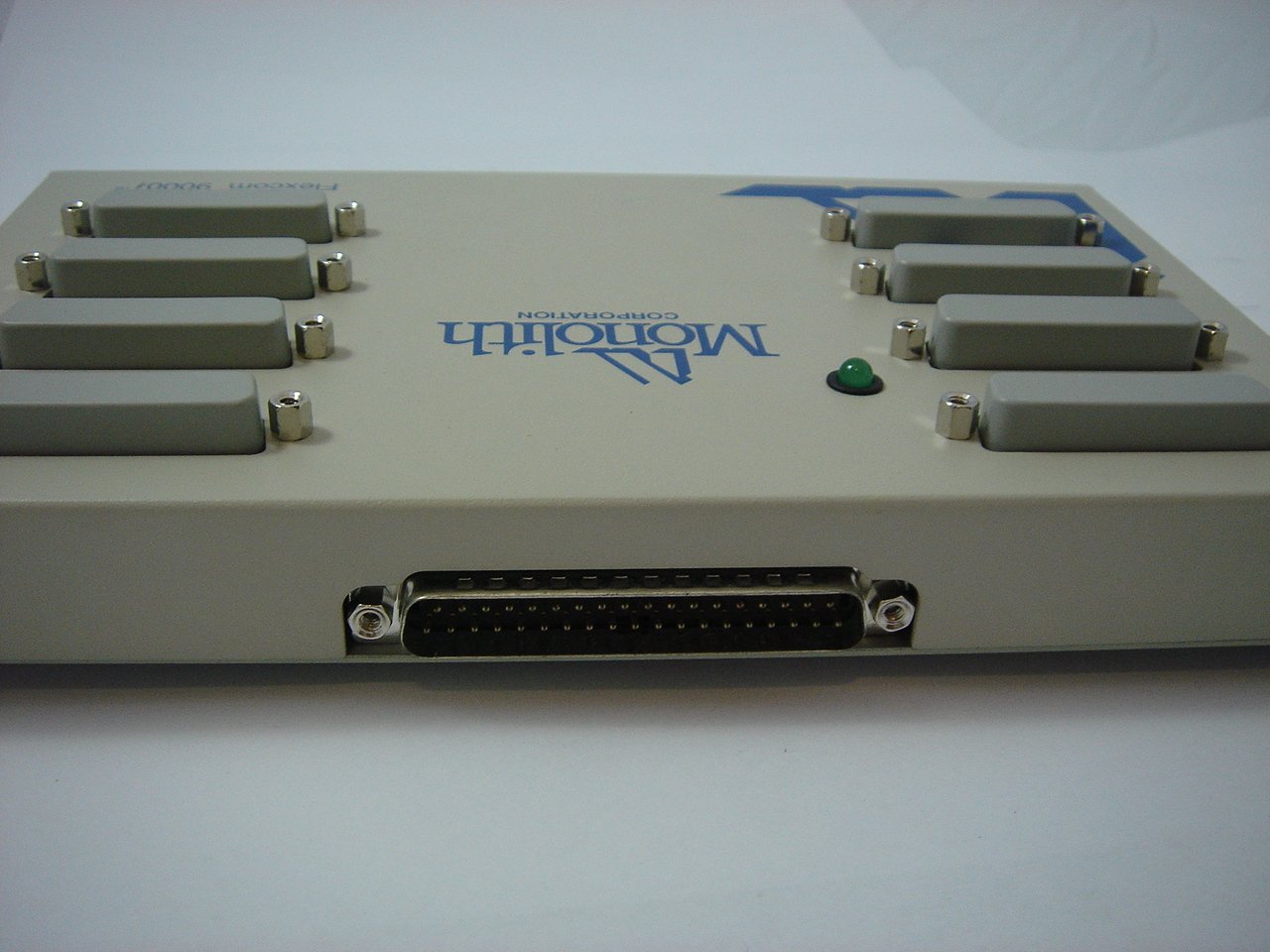 00-054000 - Monolith Corp Flexcom 9000i 8 Port Hub - ASIS