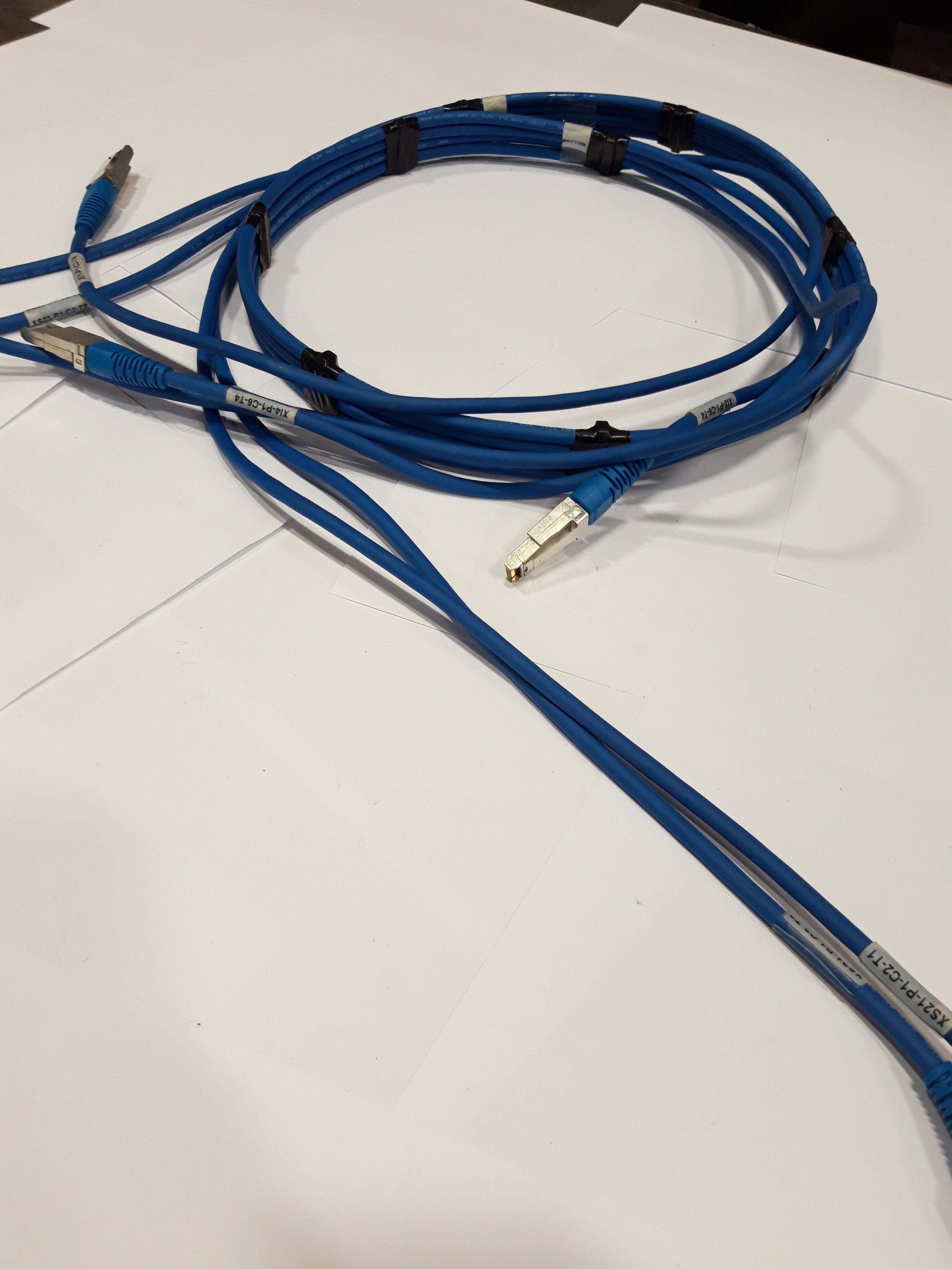 IBM Rear Fibre Channel (4 Cables) (22R2825 USED)