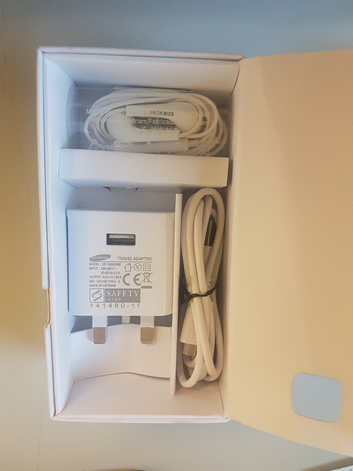 Samsung Galaxy A5 16GB Gold Android Smartphone - SM-A500FU - Unused Repaired