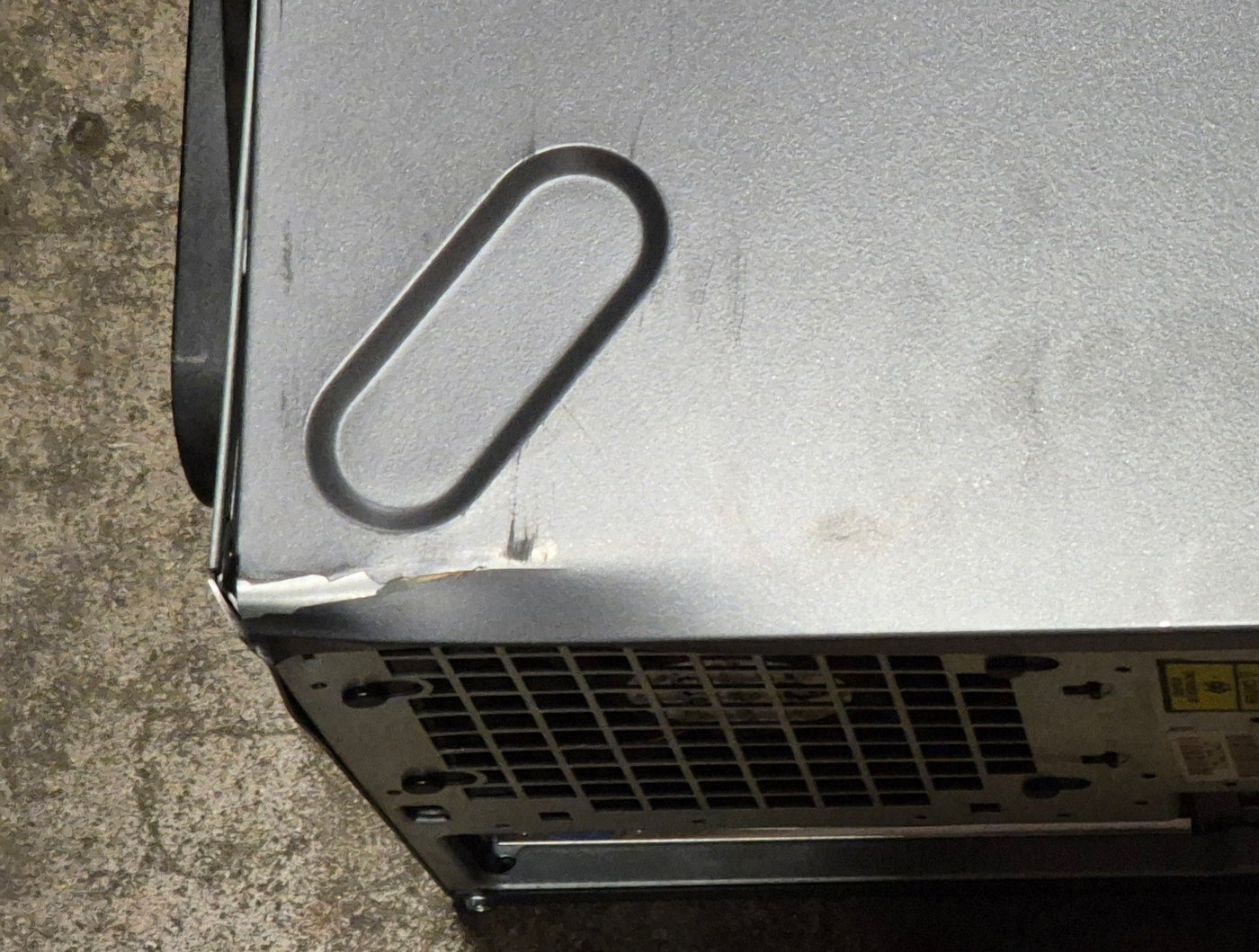 Dell PowerEdge T320 Xeon E5-2403 1.80Ghz NO RAM/HDD/OS DVD Dual PSU WinSVR 2008 COA ( E20S ) USED Damaged case
