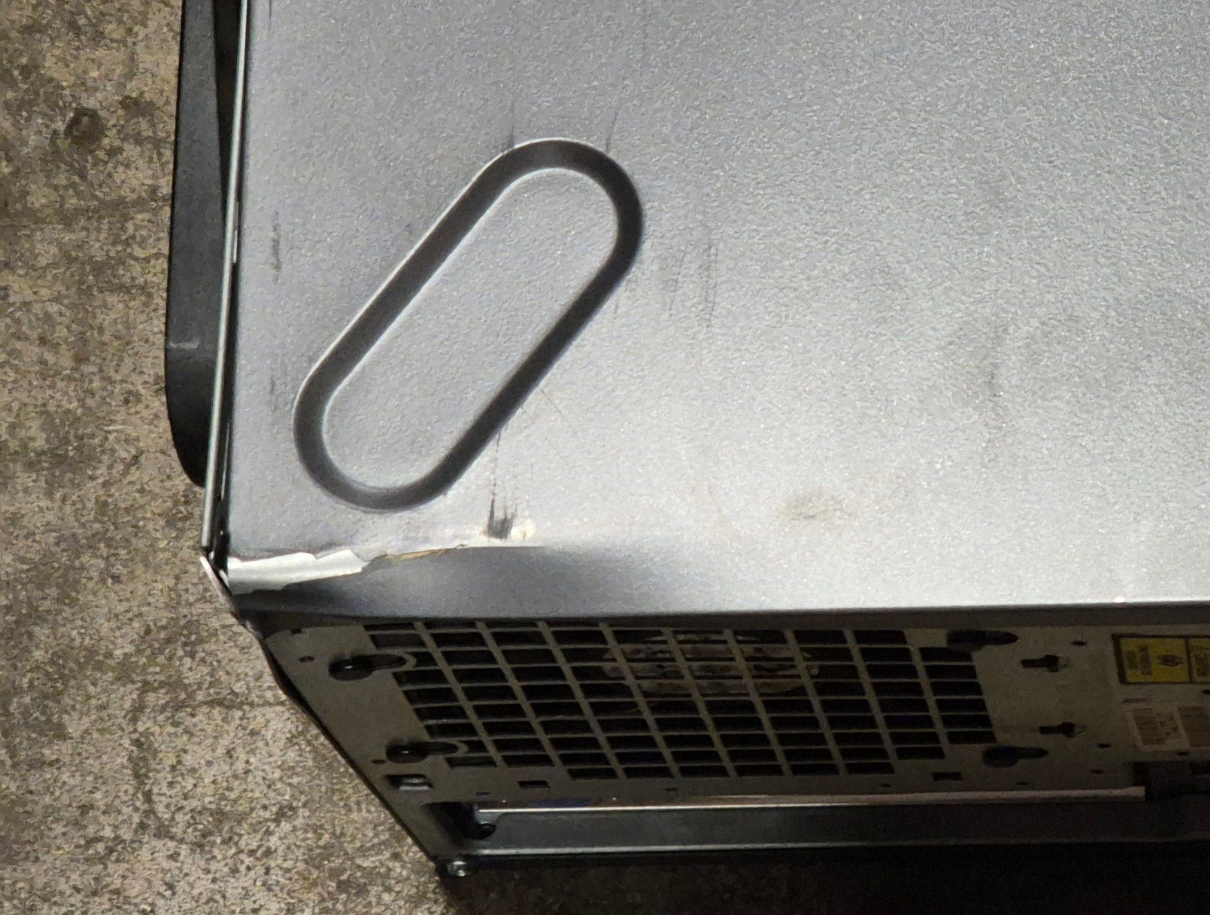 Dell PowerEdge T320 Xeon E5-2403 1.80Ghz NO RAM/HDD/OS DVD Dual PSU WinSVR 2008 COA ( E20S ) USED Damaged case