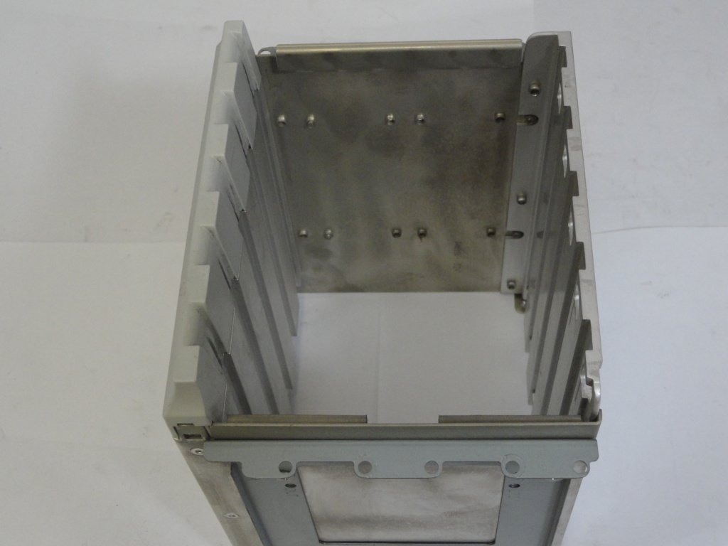Intel A49517-002 Drive Bay With 5 Drive Trays ( A49517-002 A49517-002    Intel )