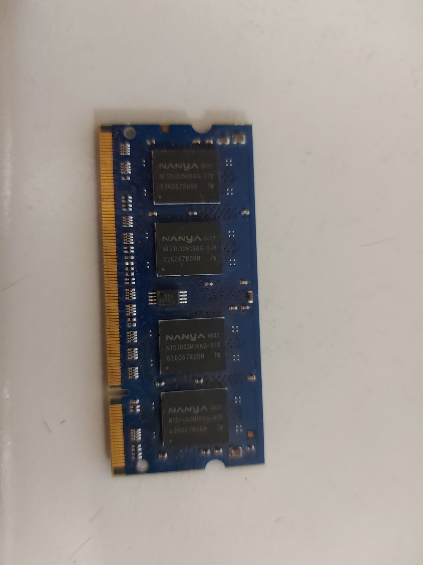 Nanya 512MB DDR2 PC2-4200S 533MHz SO DIMM 200-pin memory NT512T64UH8A0FN-37B