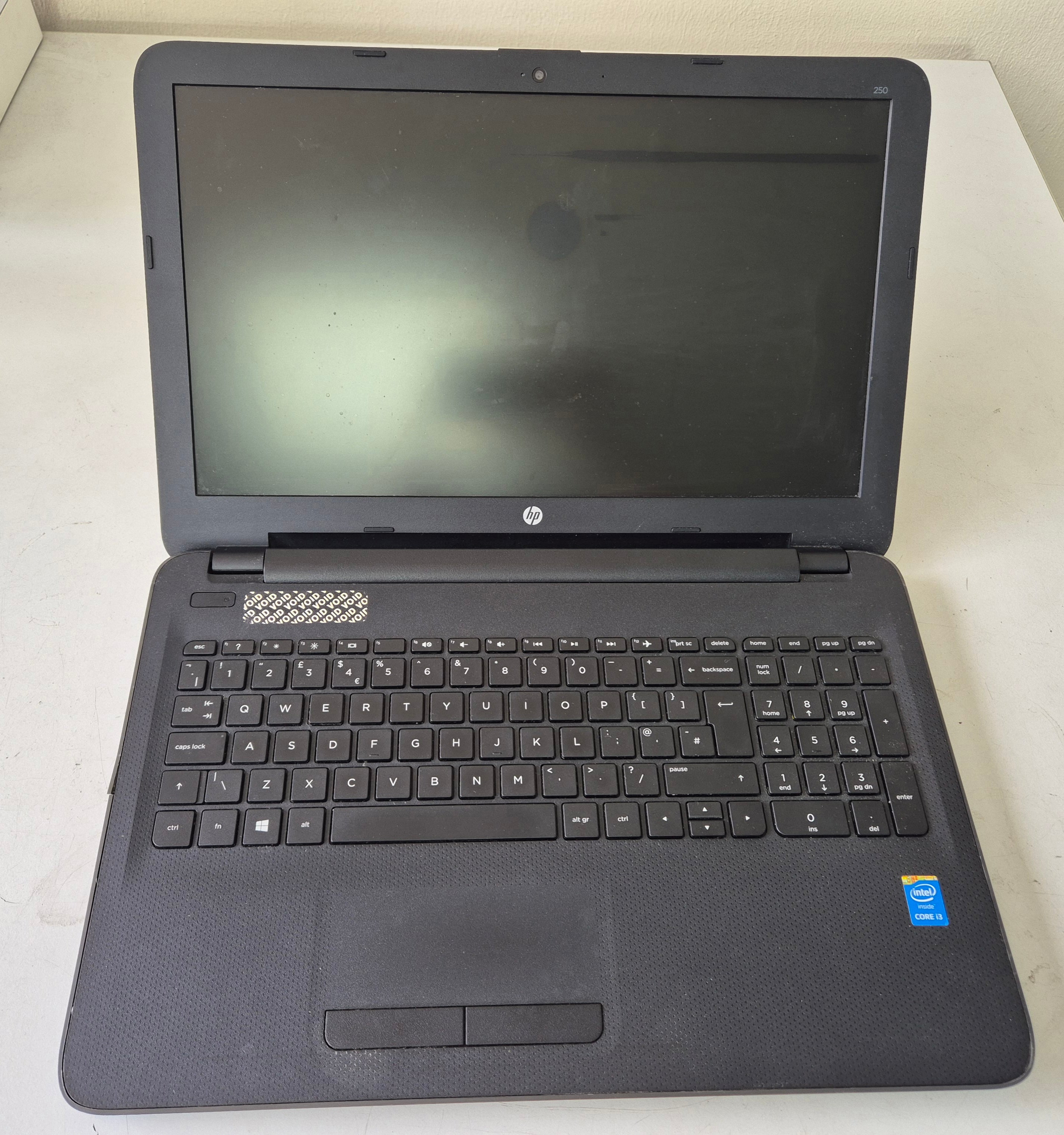 HP 250 G4 15.6" i3 2GHz DVD NO HDD NO OS Damaged Screen ( N1A78EA#ABU ) SPR
