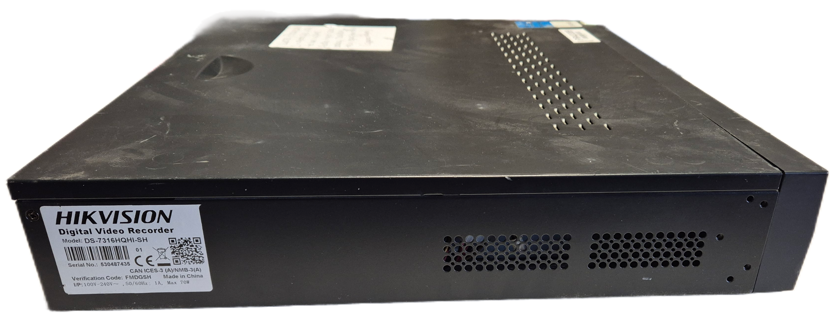 HIKVision 16 Channel Turbo HD DVR - 2x4TB HD - password reset - damaged connector - DVD requires new band ( DS-7316HQHI-SH ) USED