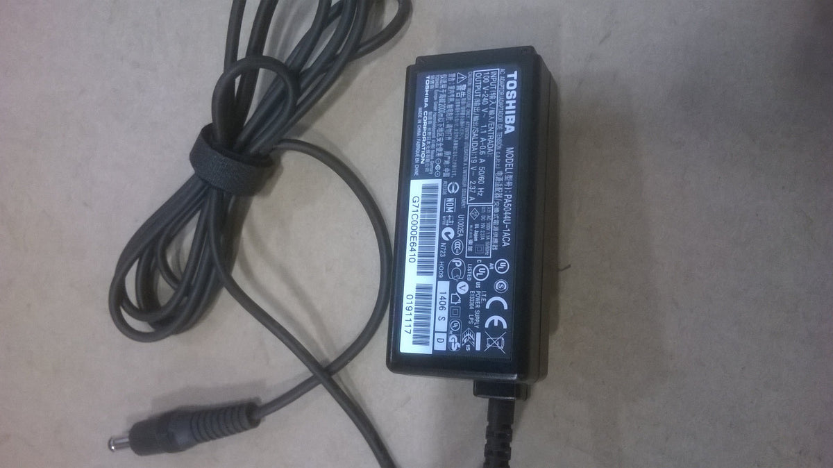 TOSHIBA AC ADAPTER 19V  2.37 A ( MODEL NO PA5044U 1ACA )