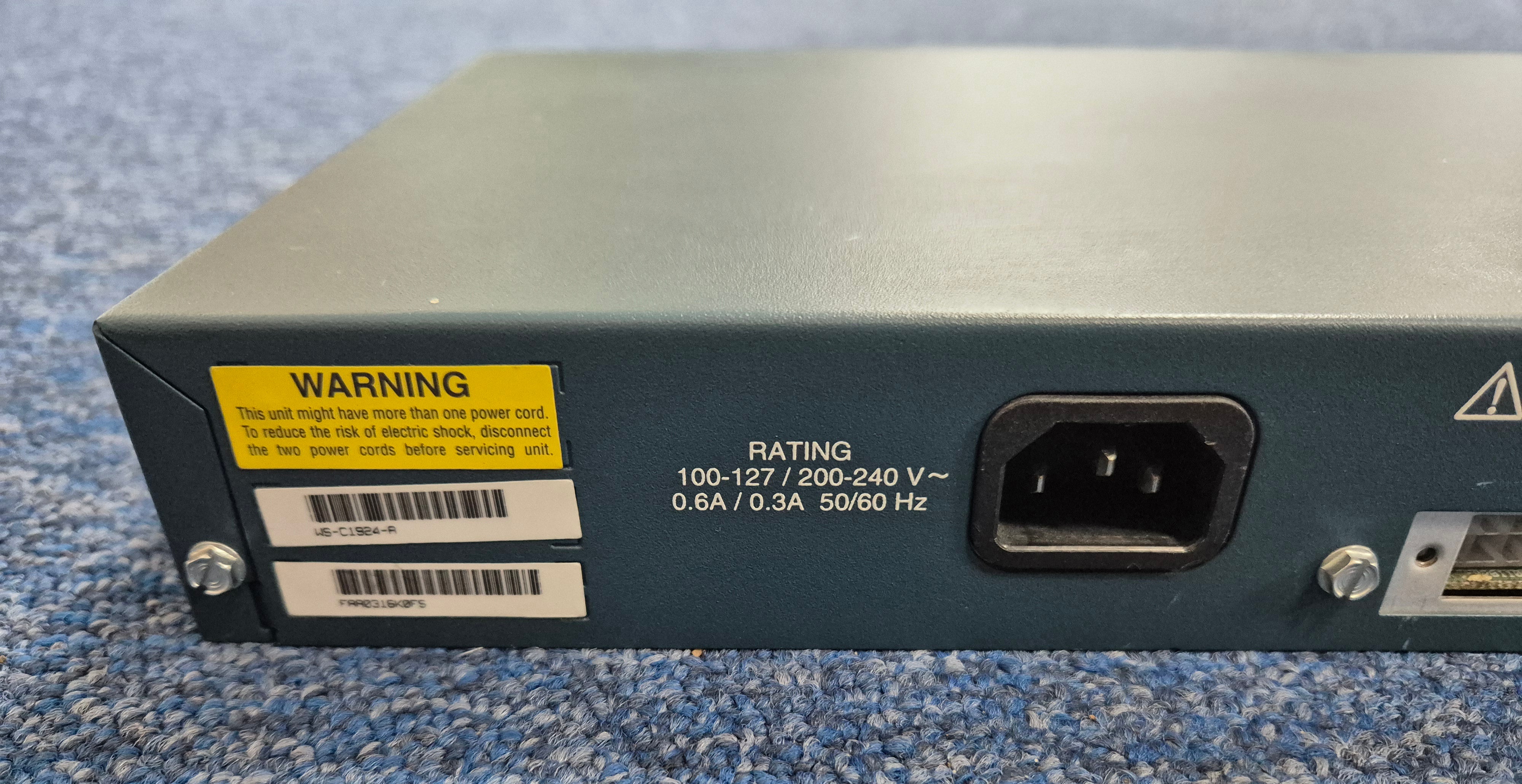 Cisco Catalyst 1900 Series 24-Port Switch 10BaseT + 100BaseTX ( WS-C1924-A ) USED