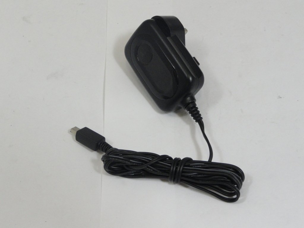 SPN5190A - Motorola  UK Mains Charger  In 100-240v 0.2A Out 5v 550mA - ASIS