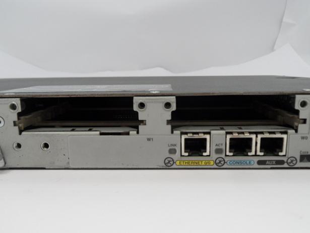 Cisco 2600 Series Network Router ( 47-5657-01 2610   Cisco )