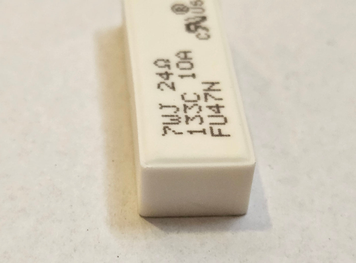 Futaba ceramic core wire wound thermal fuse - Built in resistance 24R 5% ( RFT07 240HM RFT07J24R0T133NH ) NEW