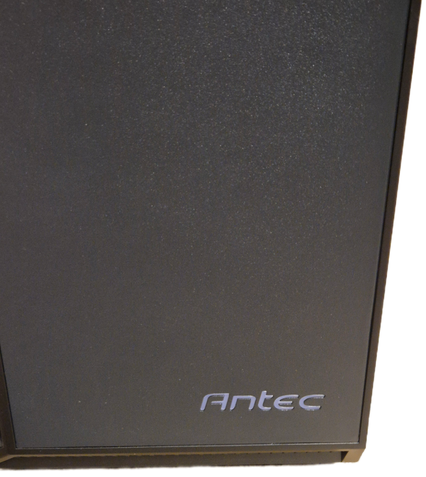 Antec P8 Mid Tower Gaming Cabinet - 3 x 120mm Fans Preinstalled USED