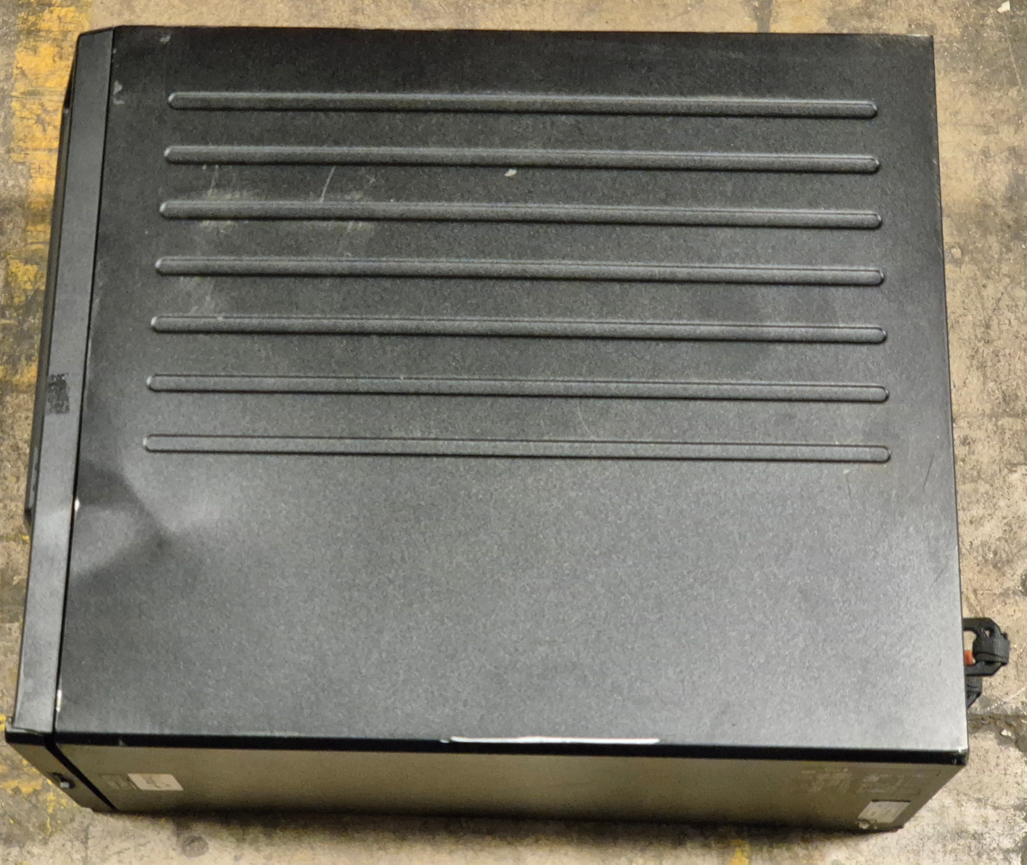 Dell PowerEdge T310 4GB RAM Xeon 2.67GHz NO HDD NO OS Dual PSU WinSVR 2008 COA ( E09S ) USED Damaged Plastics 