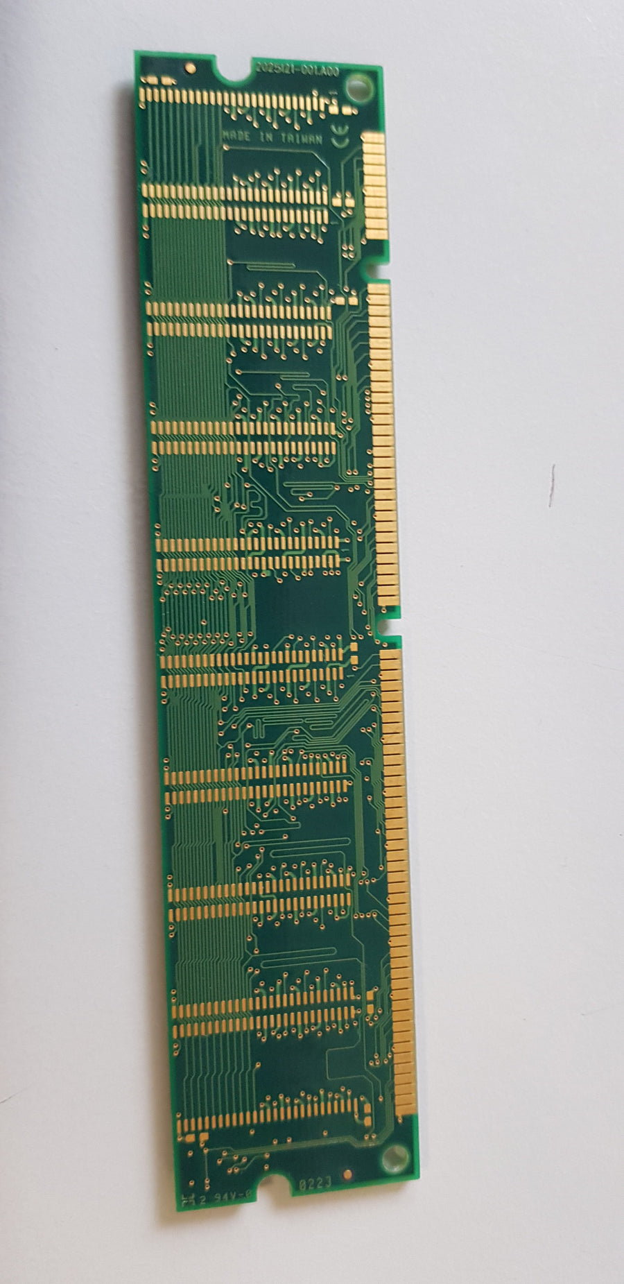 Kingston 128MB PC133 133MHz non-ECC Unbuffered CL3 168-Pin DIMM Memory Module ( KTC-EN133/128 9905121-005.A01 ) REF