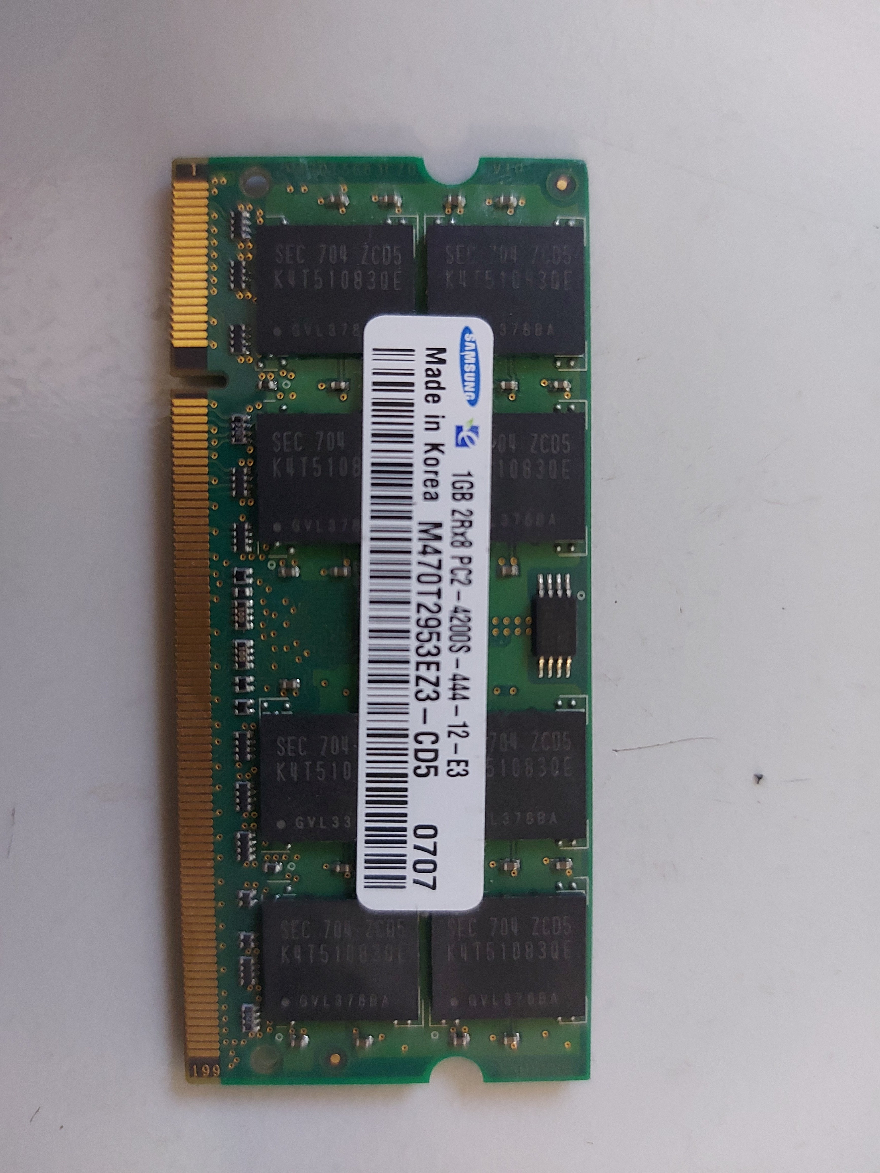 Micron 1GB DDR2 PC2-4200S 200-PIN SO-DIMM RAM MEMORY M470T2953EZ3-CD5