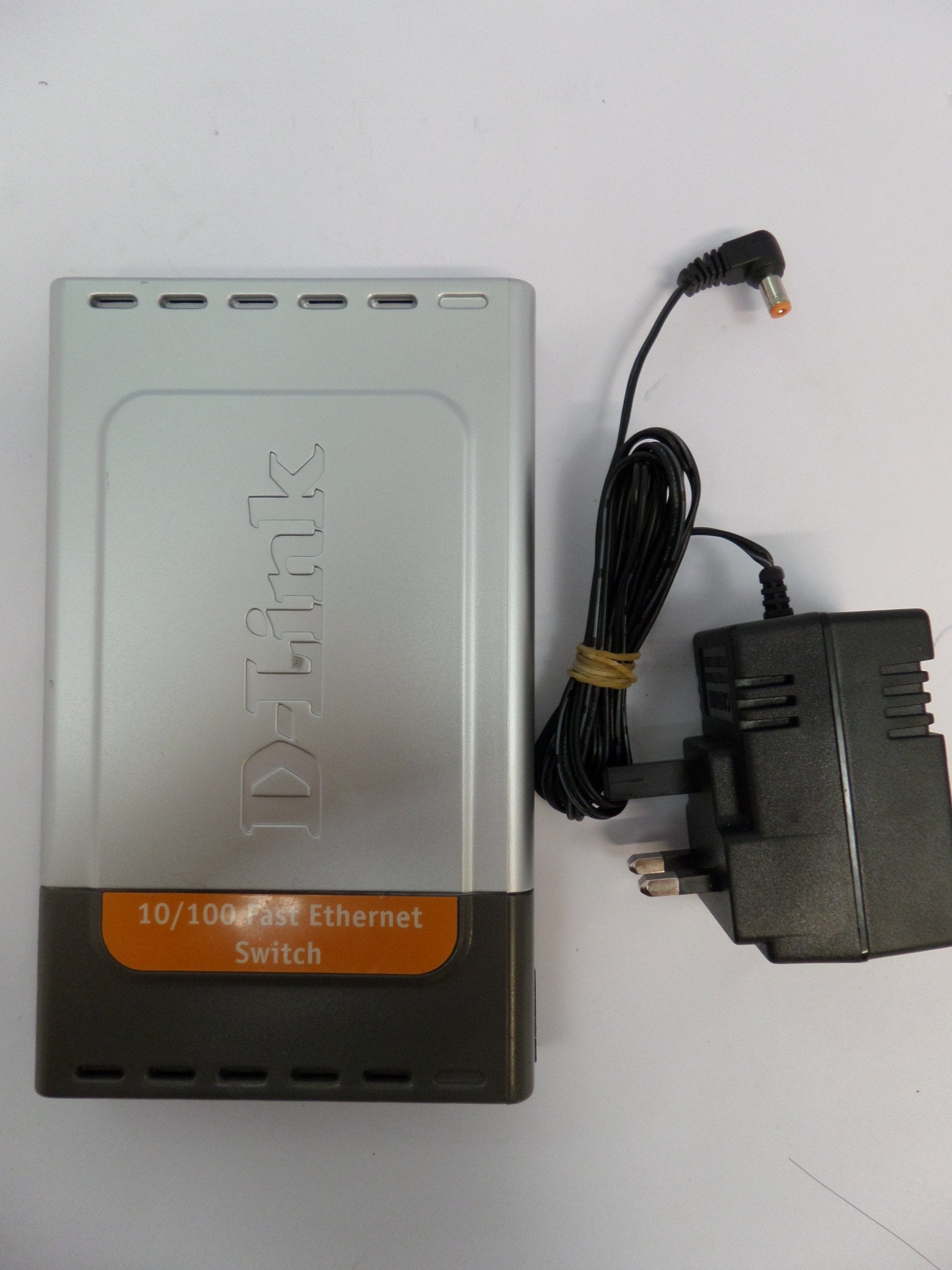 D-Link 8-Port 10/100 Fast Ethernet Switch