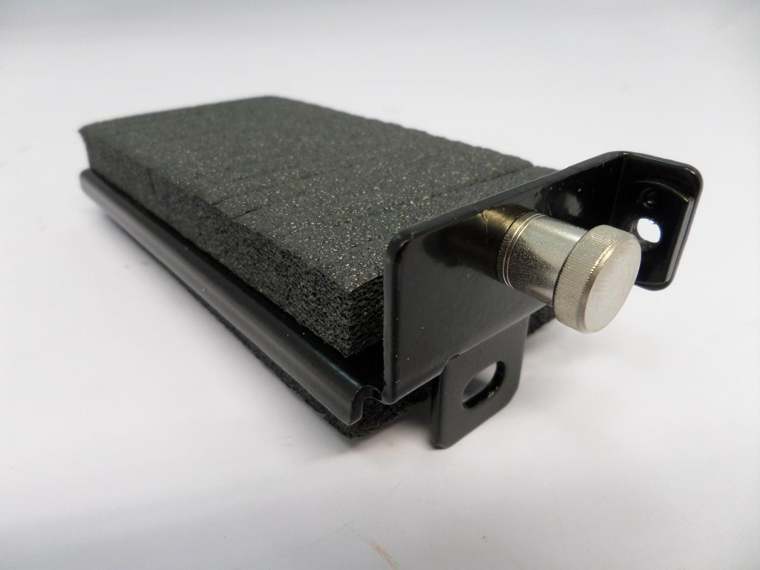 11P1262 - IBM Padded Bracket for RS6000 Server - NOB