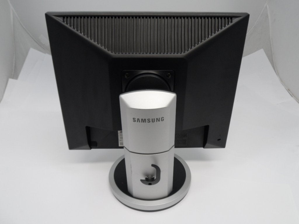 PR16263_GH17PS_Samsung SyncMaster 740T 17" LCD Monitor - Image4