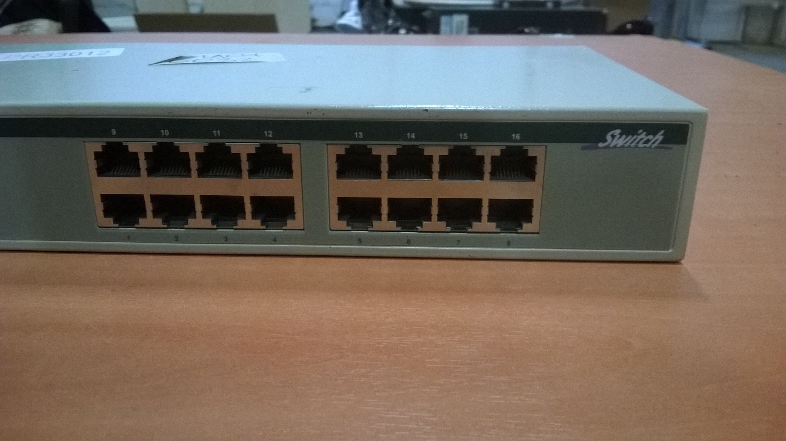 Newlink CABLE NLHUB-916M  COMPACT 16 port Ethernet Switch (NLHUB-916M)