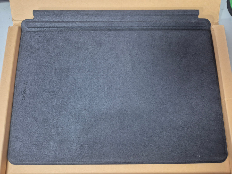 Microsoft Surface Go 1840 Signature Type Cover - Black ( KCN-00025 ) USED