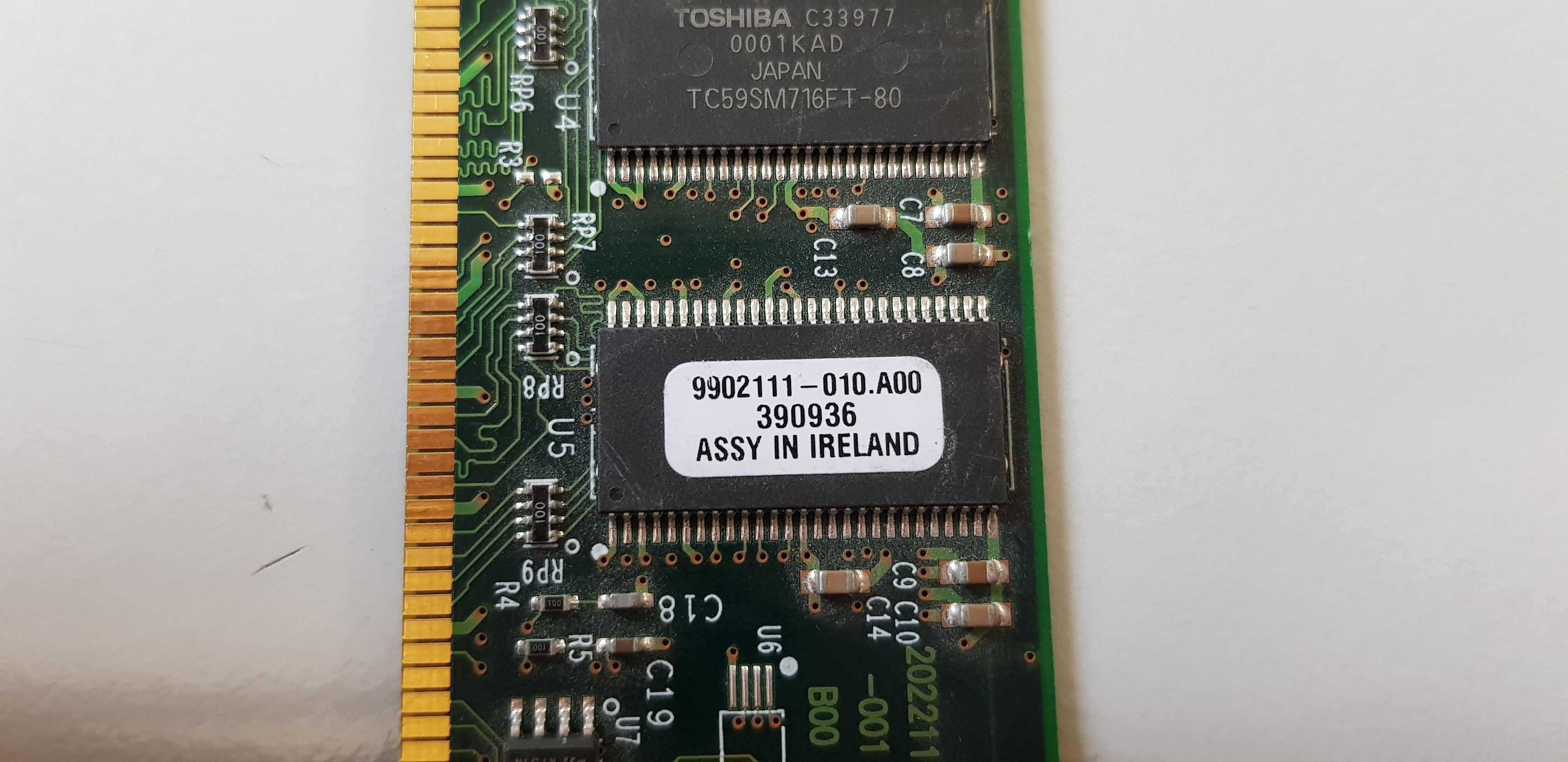 Kingston 128MB 168pin PC100 CL2 16c 8x8 SDRAM DIMM KGM100X64C3/64 9902111