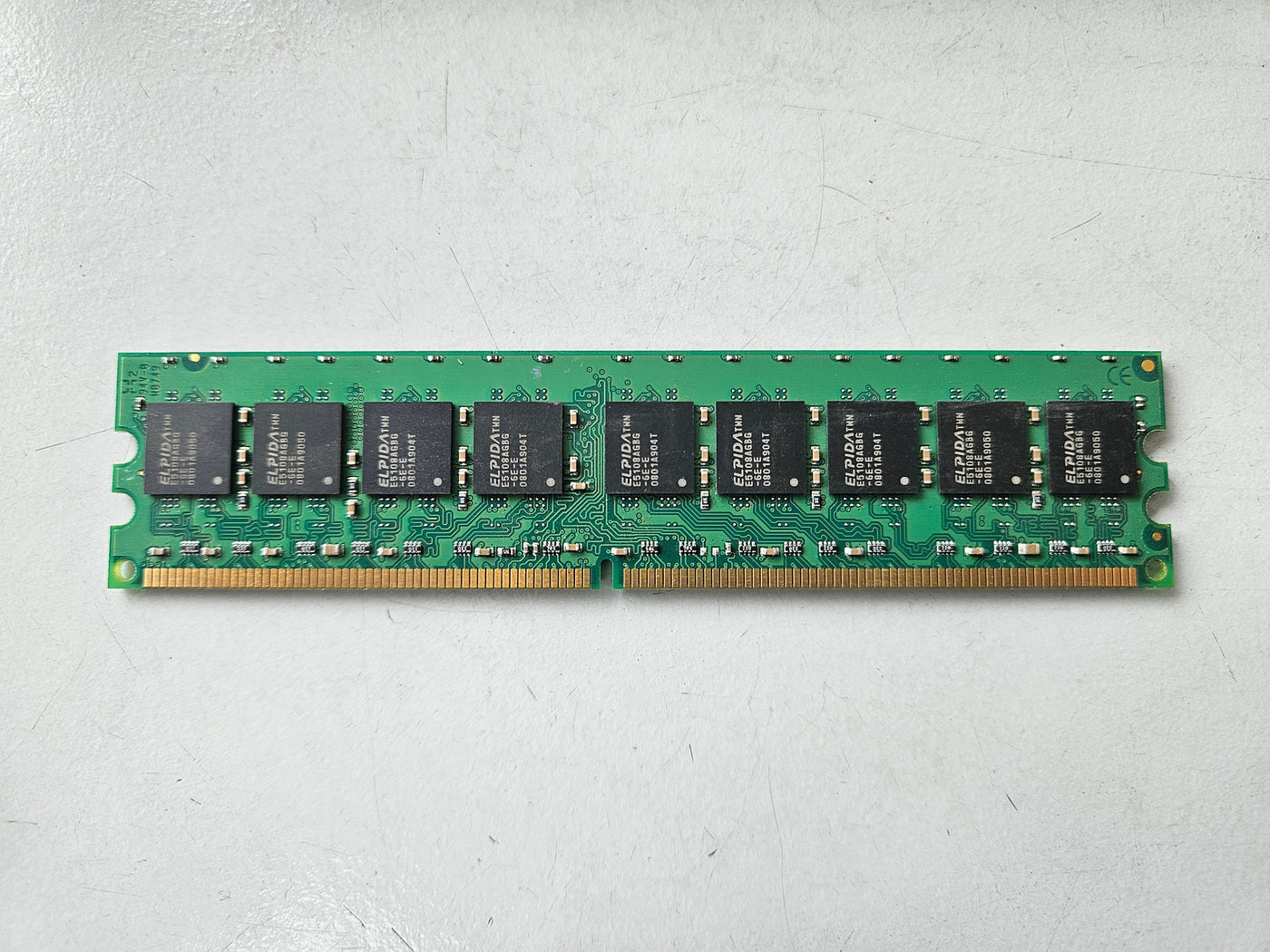 Kingston 1GB PC2-5300 DDR2-667MHz CL5 240-Pin DIMM ( KTD-DM8400BE/1G 9905321-002.A02LF ) REF