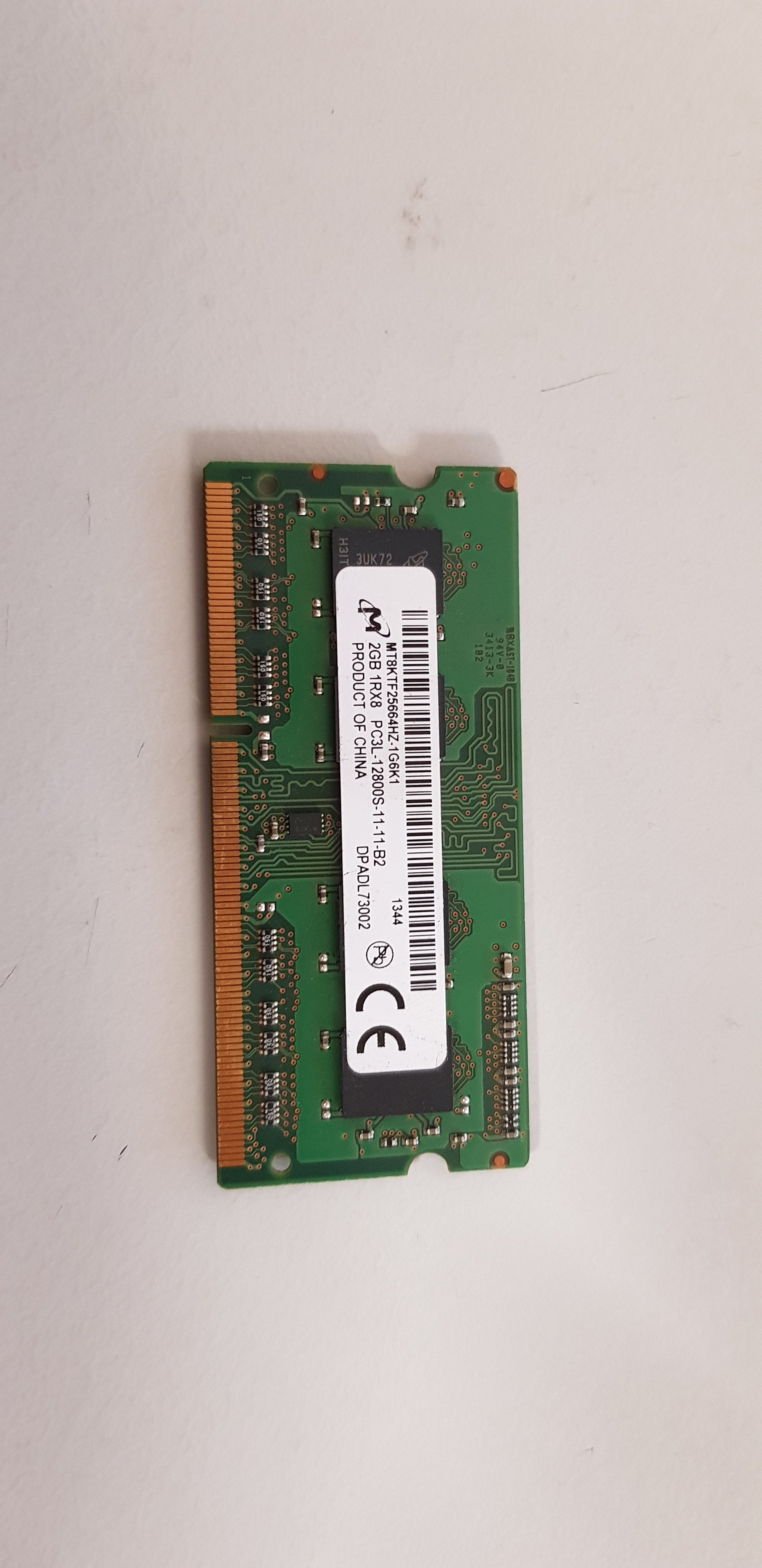 Micron/Crucial 2GB DDR3-1600MHz PC3-12800 non-ECC Unbuffered CL11 204-Pin SoDimm 1.35V Low Voltage Single Rank Memory Module (MT8KTF25664HZ-1G6K1 CT25664BF160B.BFKD)