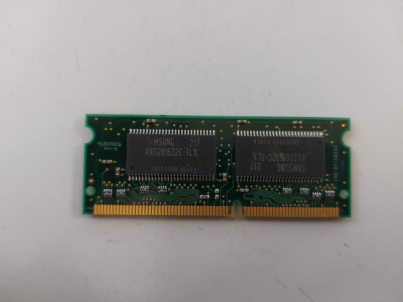 Samsung 64MB  PC100 144-pin SDRAM SODIMM Memory Module M464S0924CT1-L1L