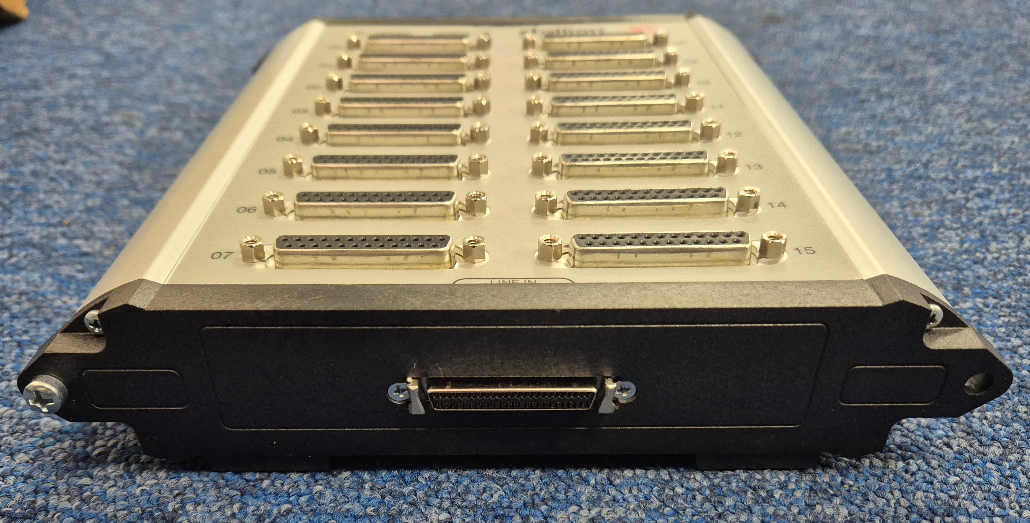 Stallion XP Easy Connection 16-Port ASYNC Panel ( 980040 ) USED