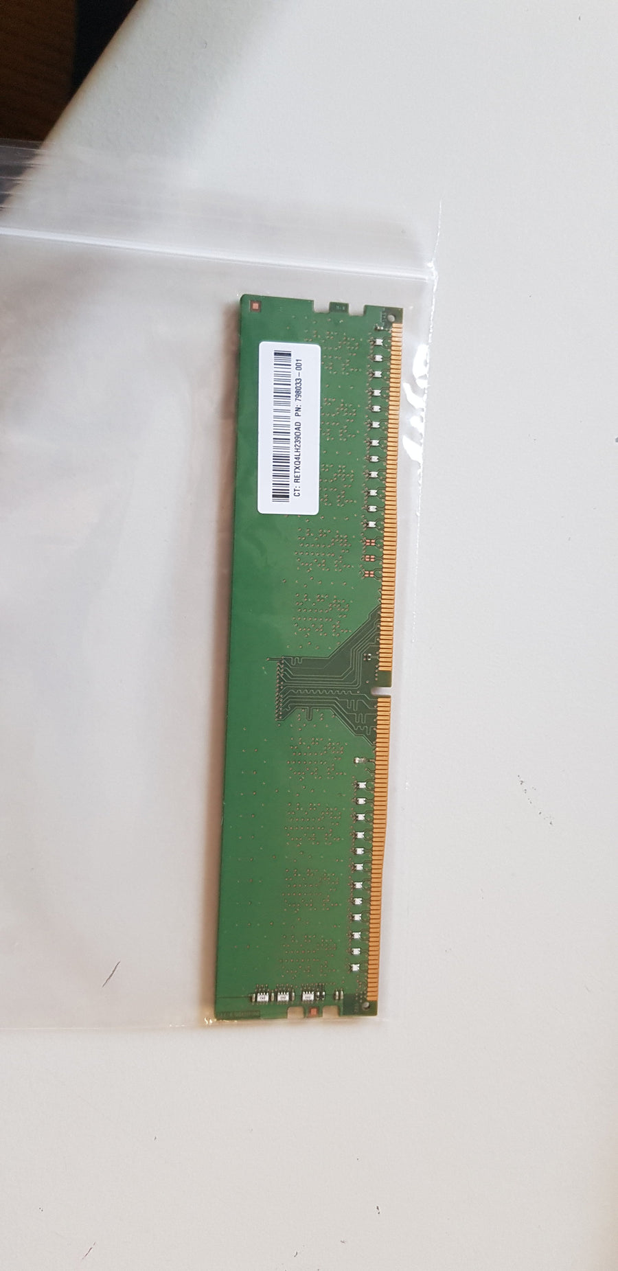 Hynix 4GB 1Rx8 PC4 288Pins Non ECC UDIMM Memory Module (HMA451U6AFR8N-TF)