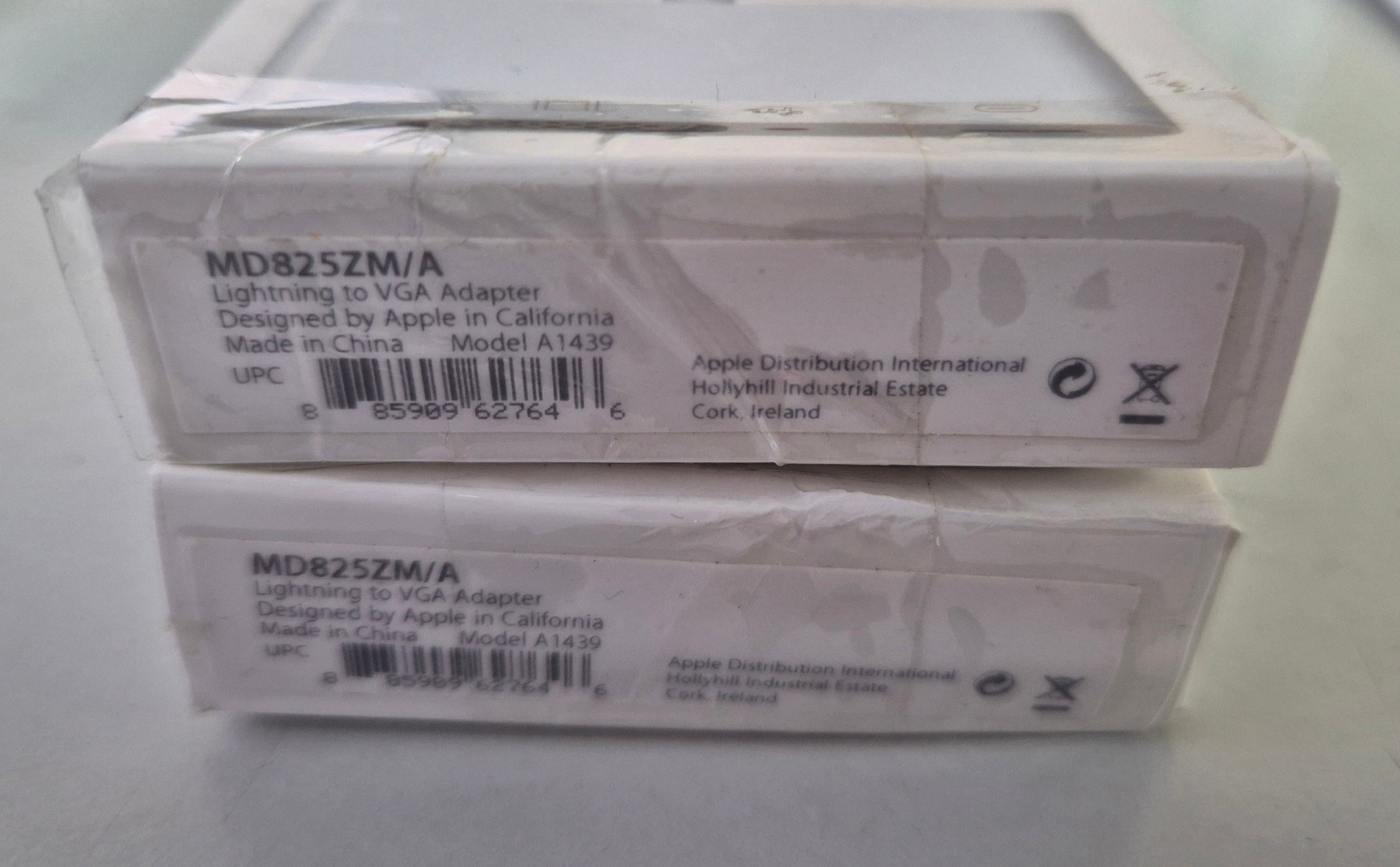 2x Apple A1439 Lightning to VGA Adapter ( MD825ZM/A ) NOB