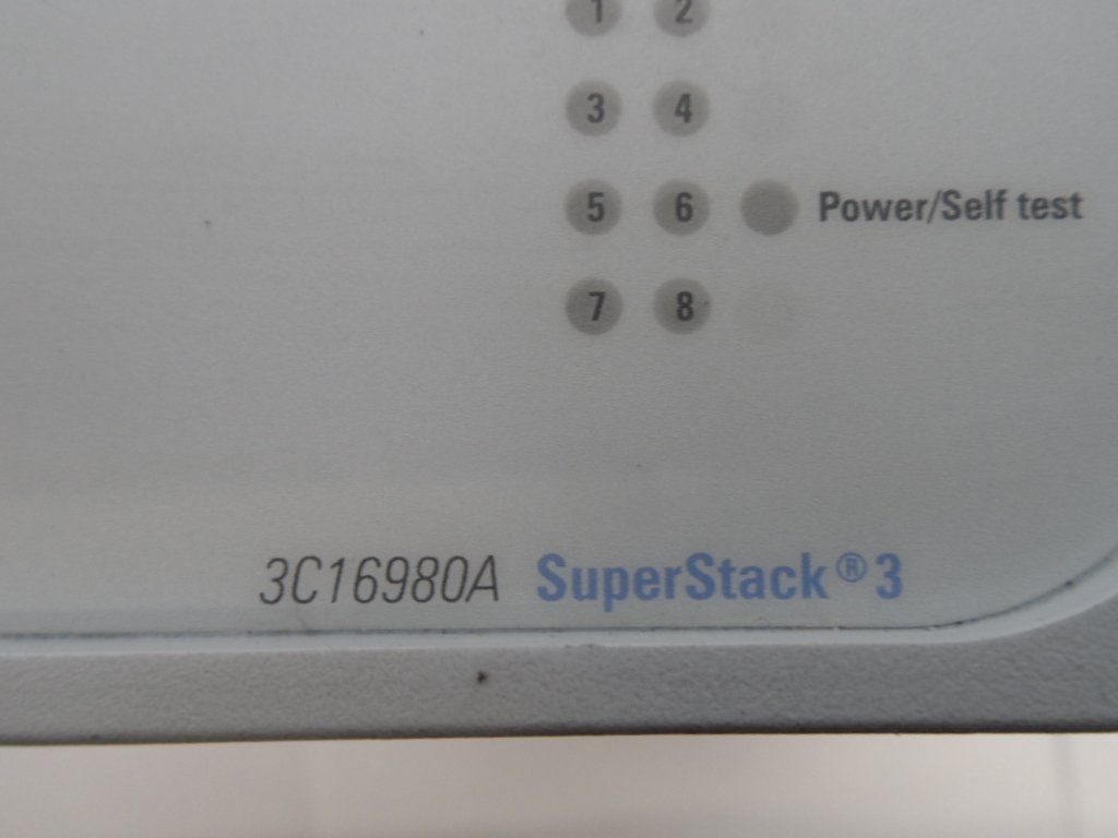 PR17561_1698-010-050-1.00_3Com Superstack 3 Switch 3300 Light Blue - Image5