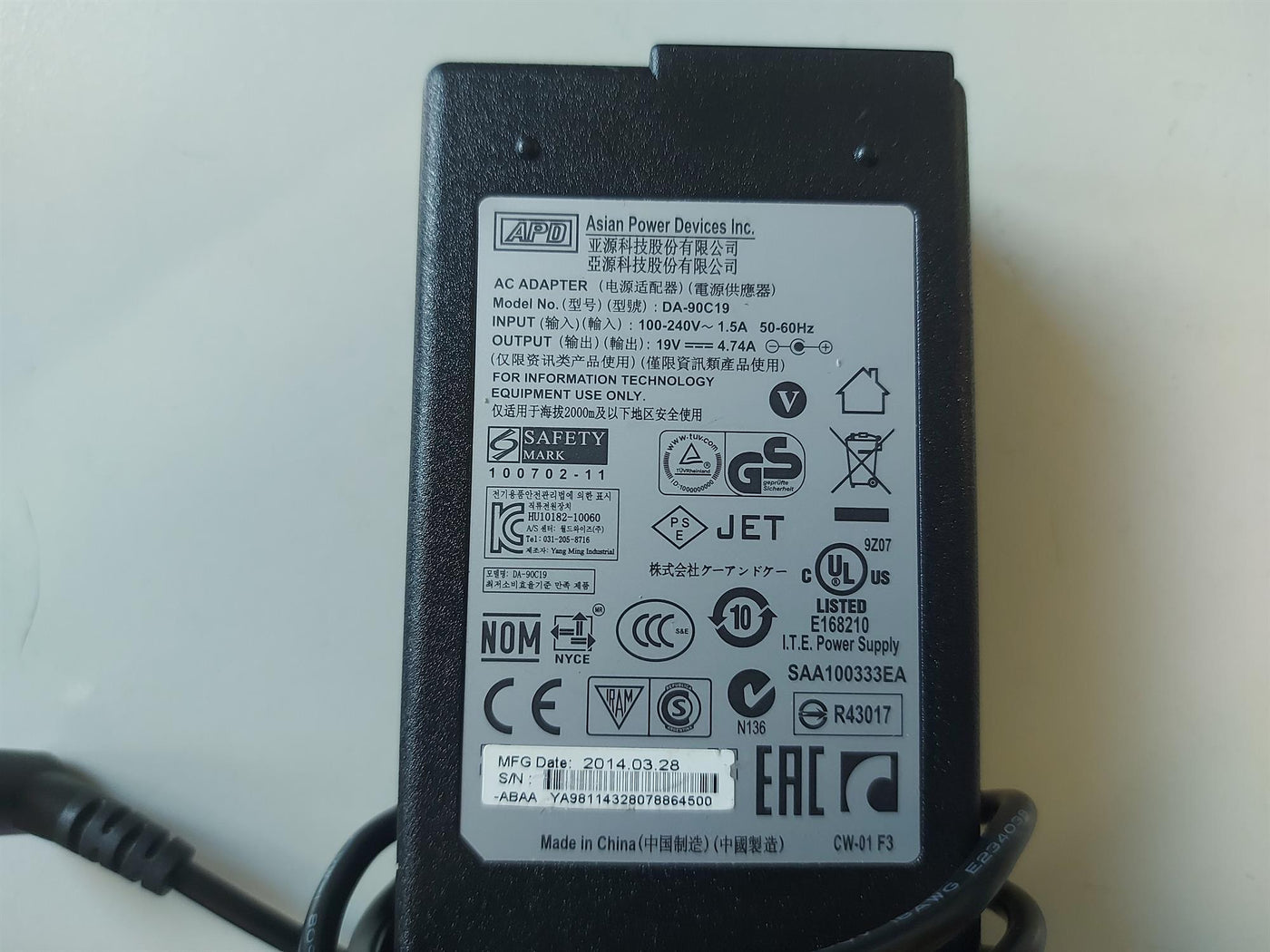 APD 19V 4.74A I.T.E AC ADAPTER Power Supply (DA-90C19)