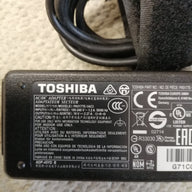 TOSHIBA AC ADAPTER PA5177E-1AC3 IN 240V 1.2A OUT19V 2.37A (PA5177E-1AC3 USED )