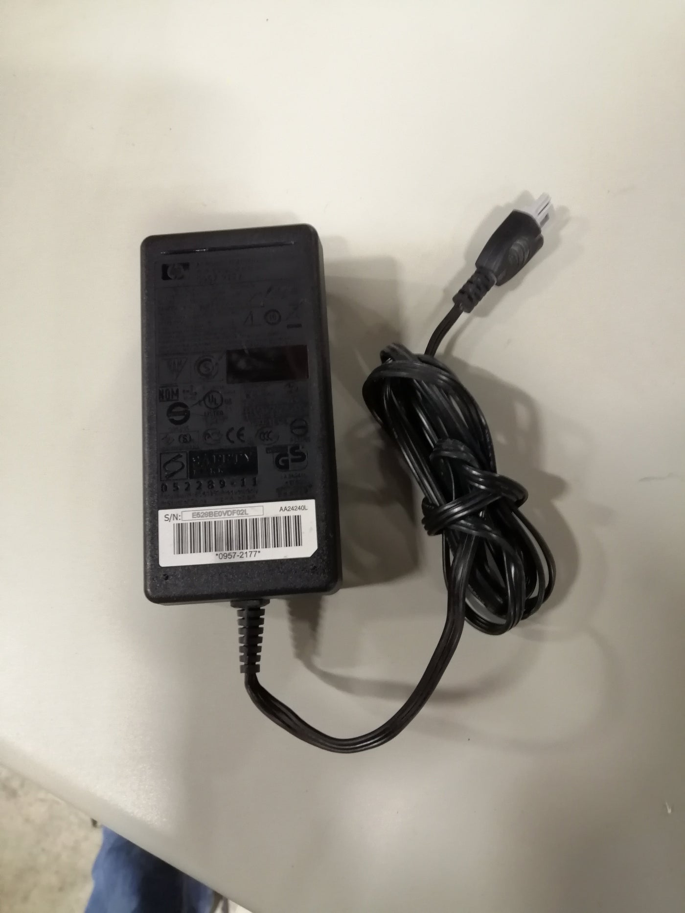 HP PRINTER ADAPTER IN 240V 1A OUT 32V 940MA (0957-2177 USED )
