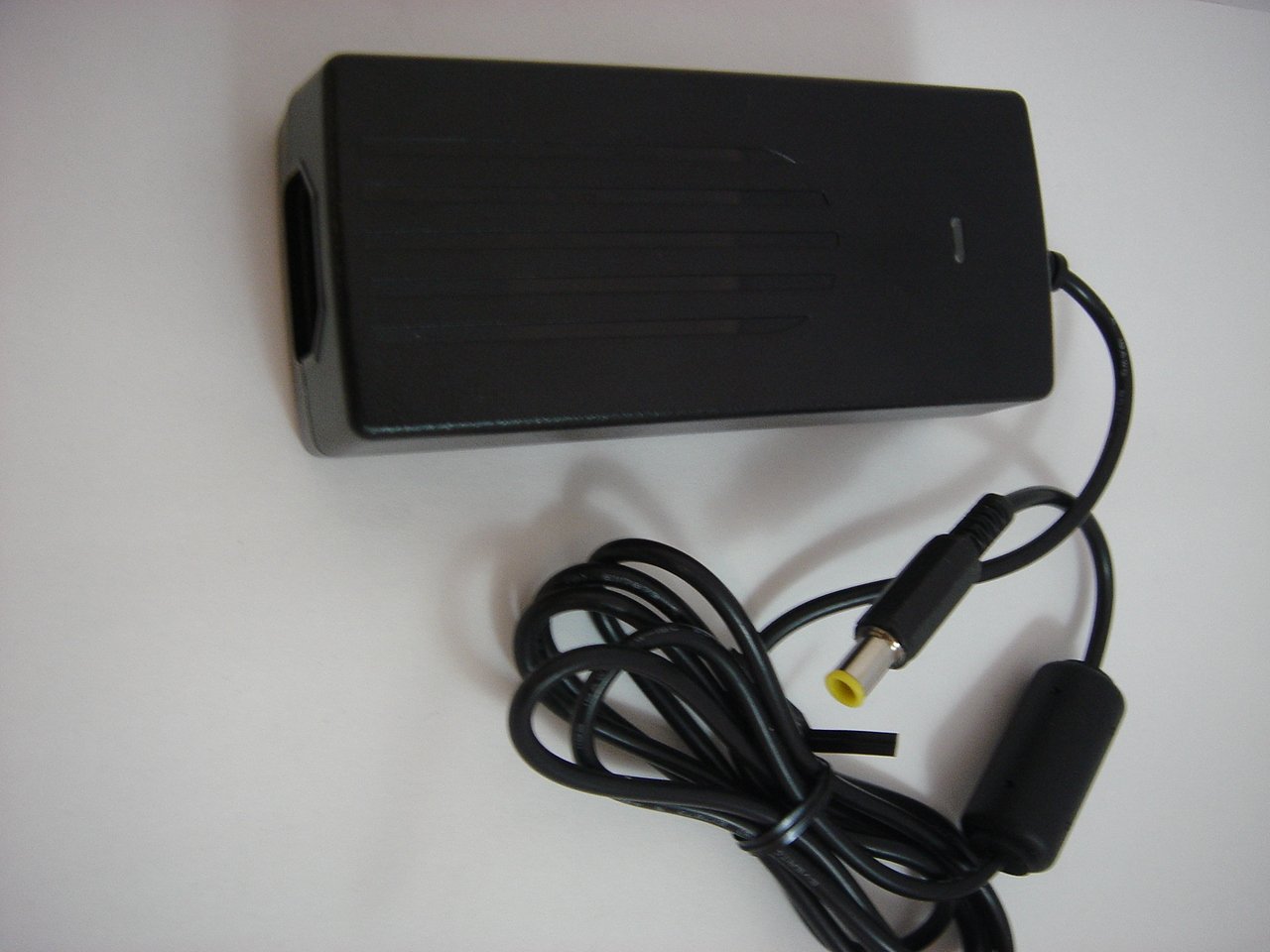 LI SHIN AC Adaptor,In 100-240v-50/60hz 1A,