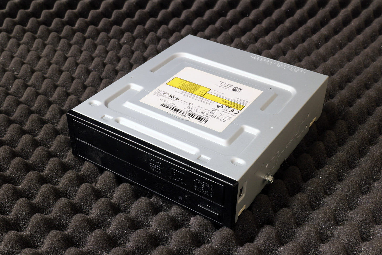 Dell TS-H653 16x SATA Internal DVDRW Dual Layer Black Bezel Optical Drive ( TS-H653H/DEBH 01Y66R ) USED
