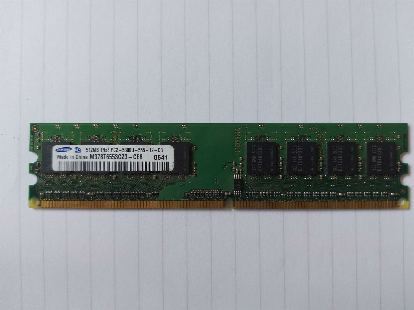 Samsung HP 512MB PC2-5300 DDR2-667MHz non-ECC Unbuffered CL5 240-Pin DIMM Module ( M378T6553CZ3-CE6 377725-888 ) REF