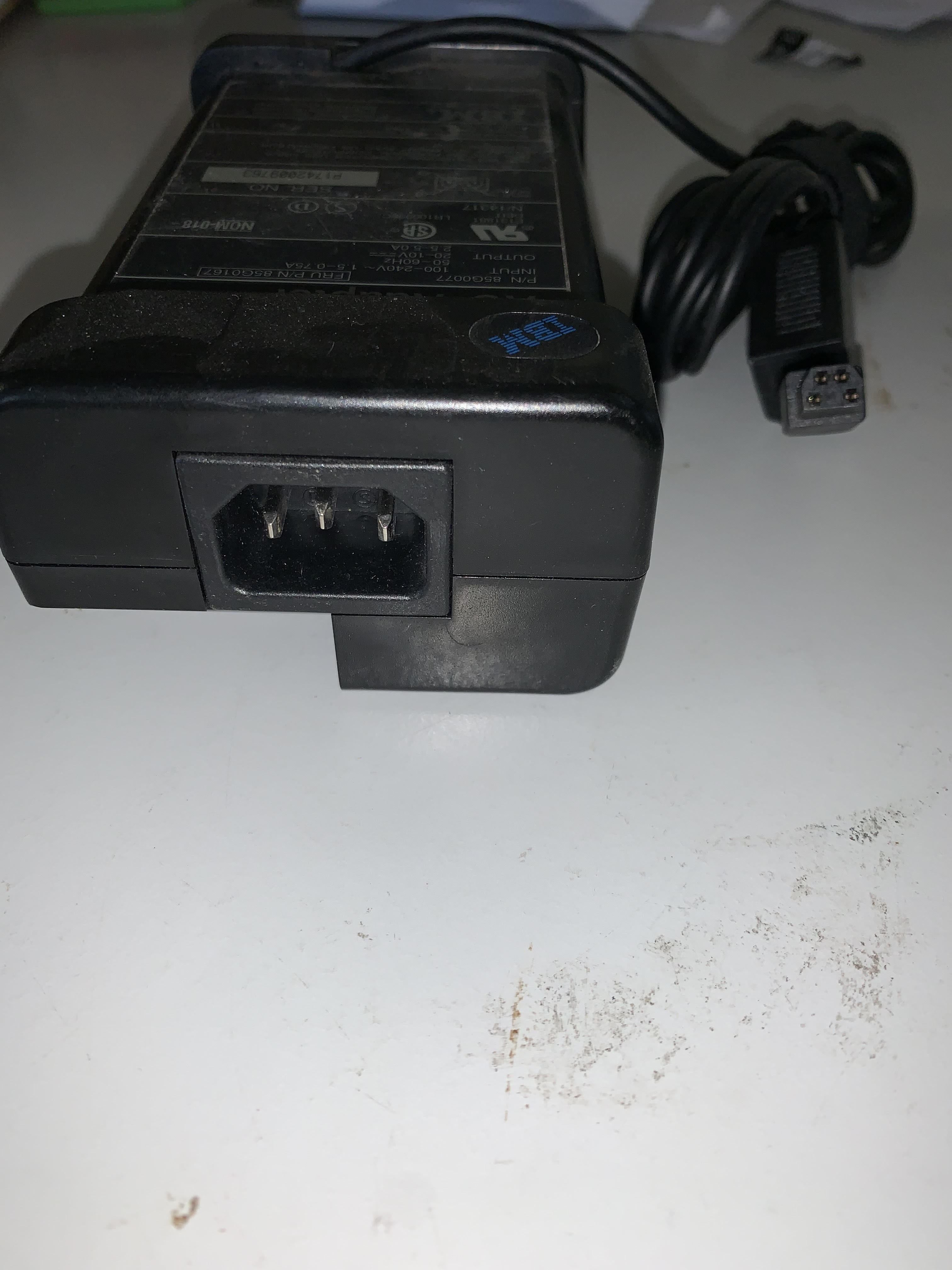 IBM AC Adapter 20-10V 2.5-5.0A (85G0167 85G0077 USED)