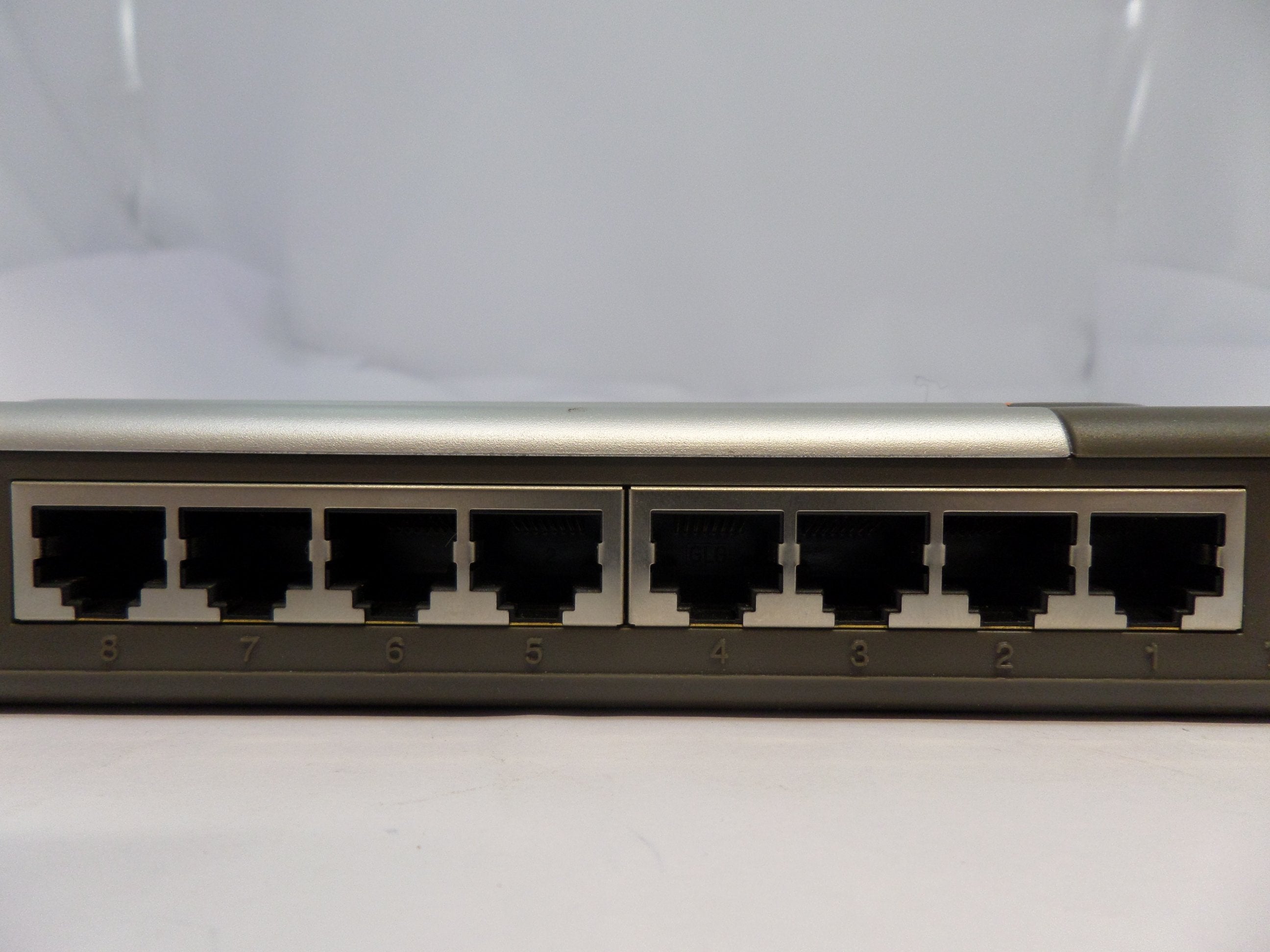 D-Link 8-Port 10/100 Fast Ethernet Switch