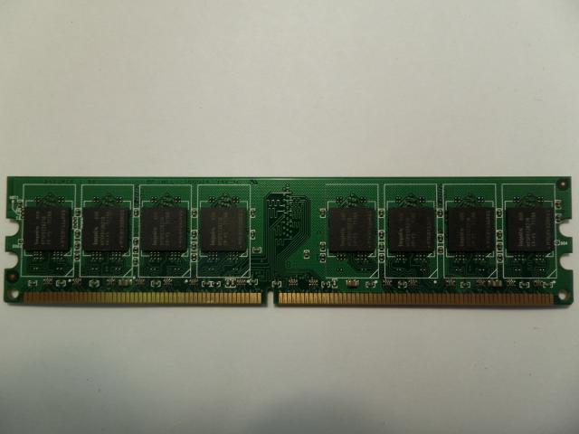 PR24080_UG12T6400L8DU-6AP_Unigen 1GB PC2-5300 non-ECC Unbuffered CL5 DIMM - Image2
