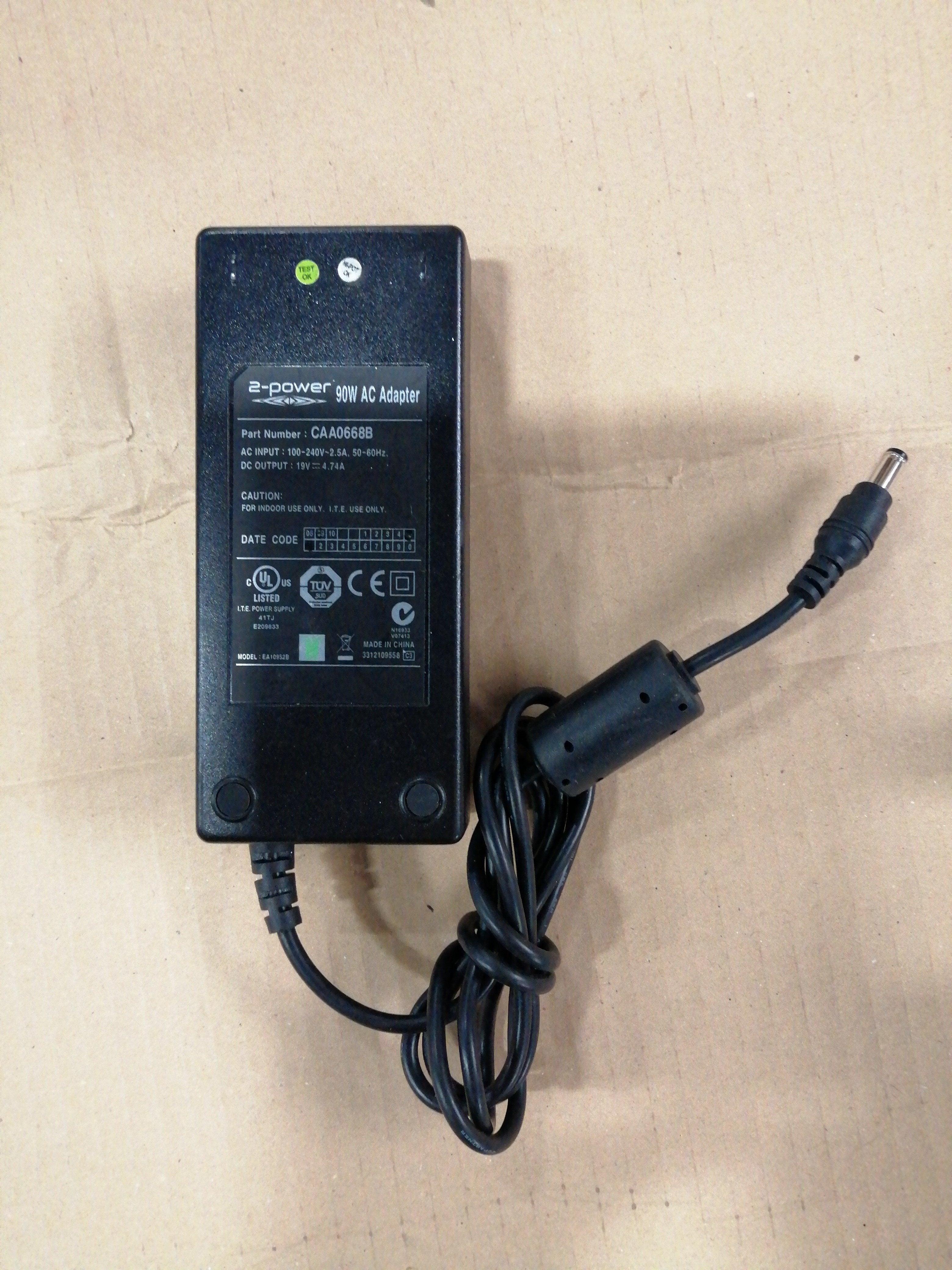 2 POWER 90W AC ADAPTER IN 240V 2.5A OUT 19V 4.74 ( CAA0668B USED )