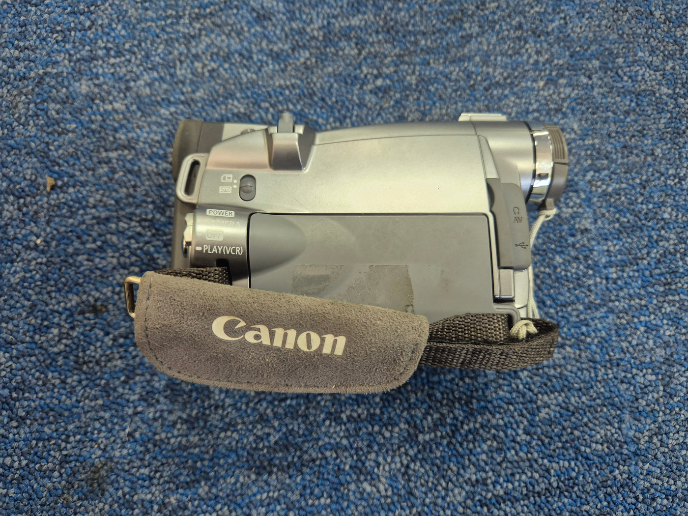Canon Digital Video Camcorder - with accessories ( MV750i ) SPR READ DESCRIPTION