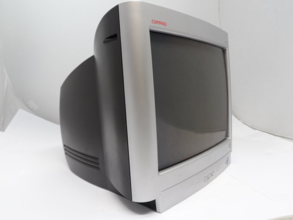 PR11186_7500_Compaq 7500 17"CRT Monitor - Image3