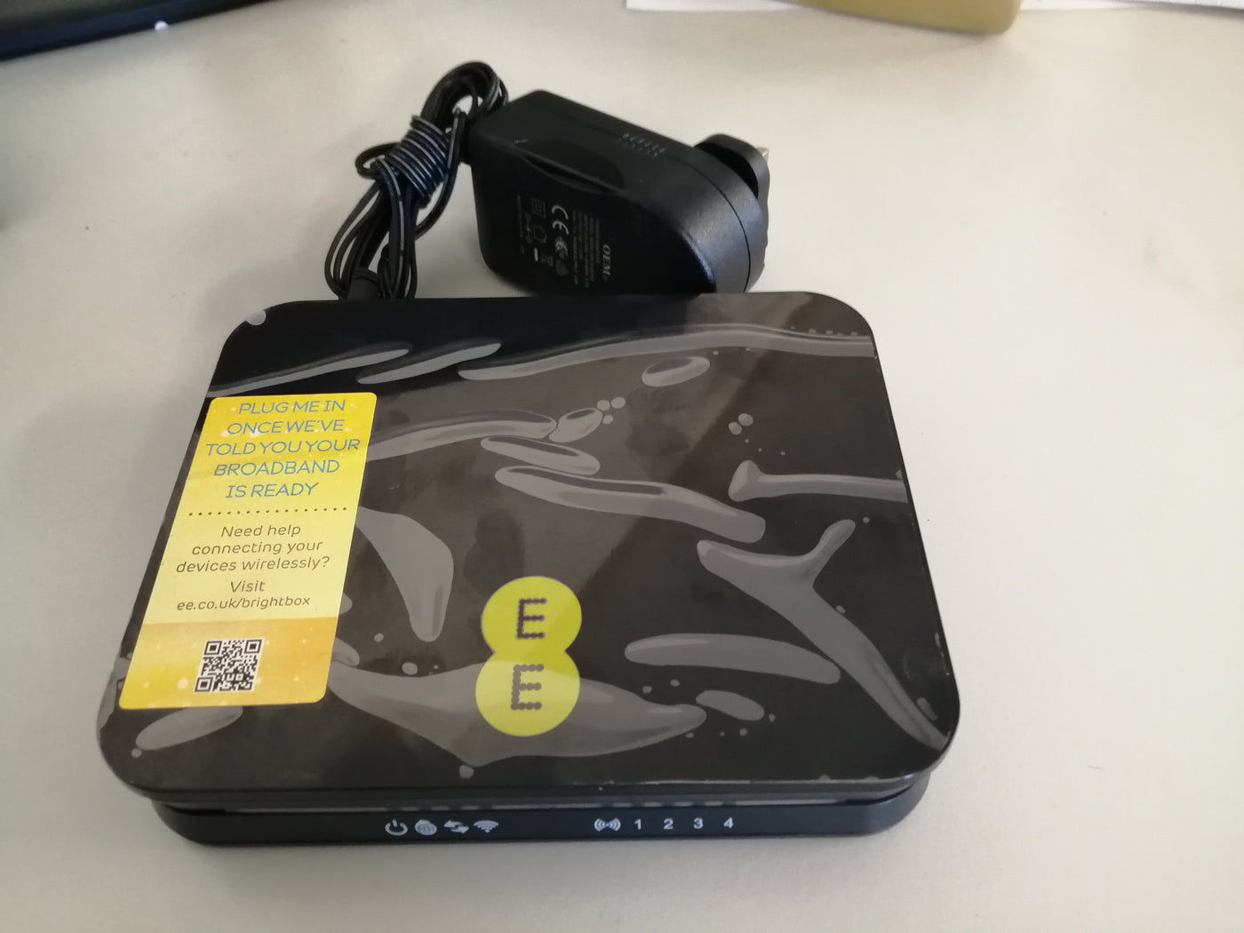EE Bright Box Wireless Router And PSU ( Bright Box Wireless Router     EE )