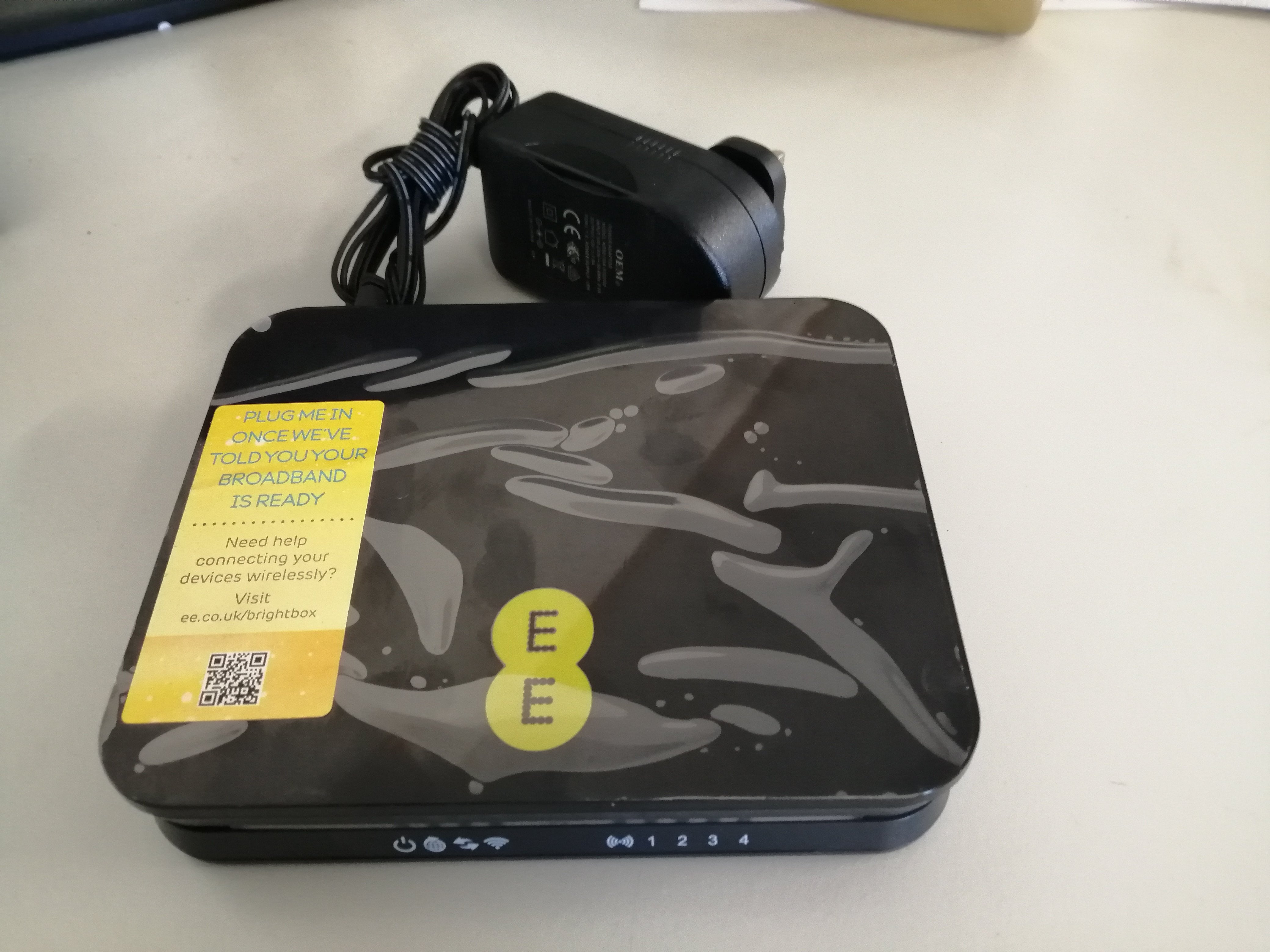 EE Bright Box Wireless Router And PSU ( Bright Box Wireless Router     EE )