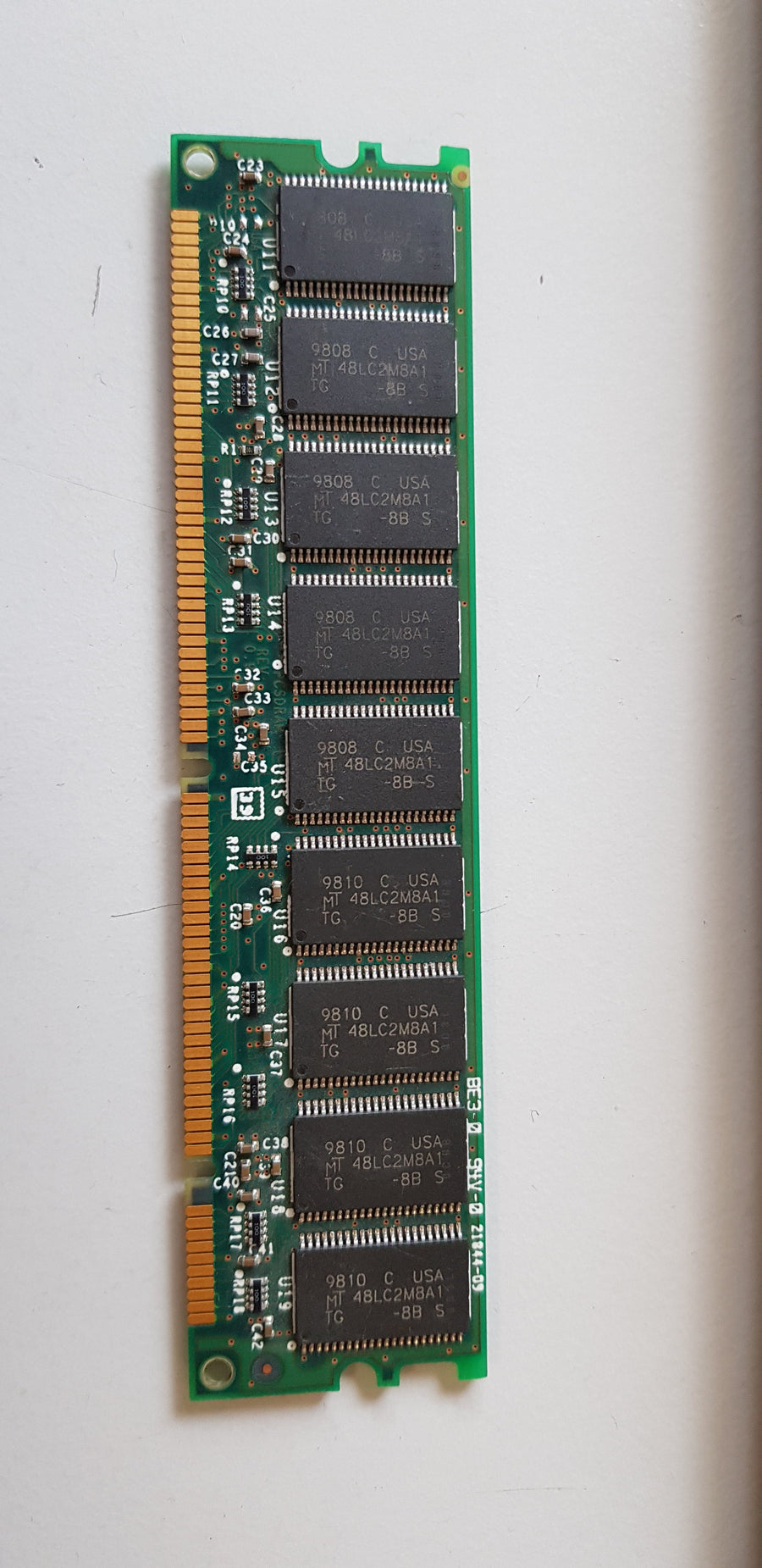 Micron 32MB PC100 100MHz ECC Unbuffered 168-Pin DIMM ( MT18LSDT472AG-10BC4 ) REF