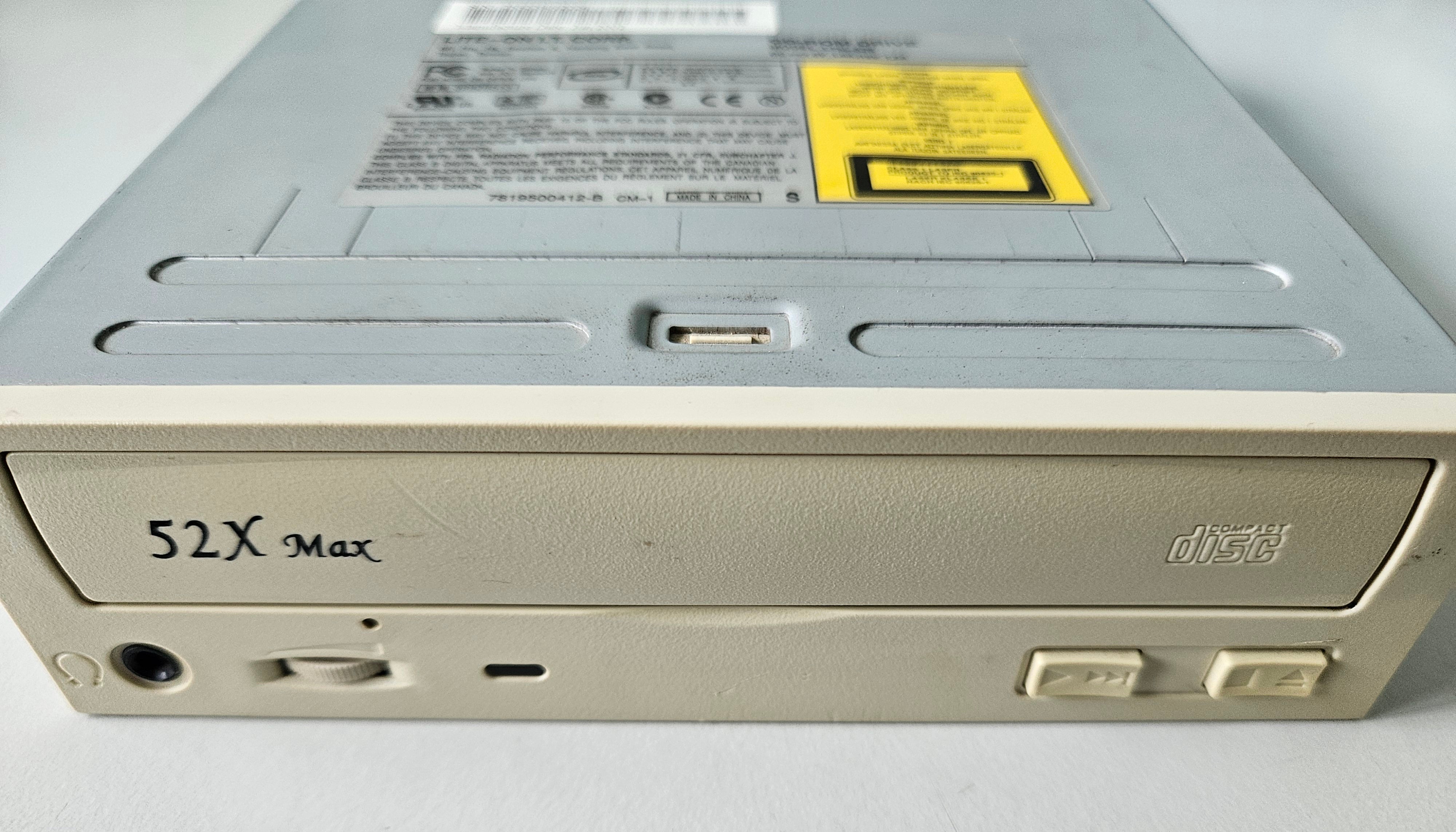 Lite-On I.T. Corp 52x CD-ROM IDE Drive BEIGE BEZEL ( LTN-526 ) USED