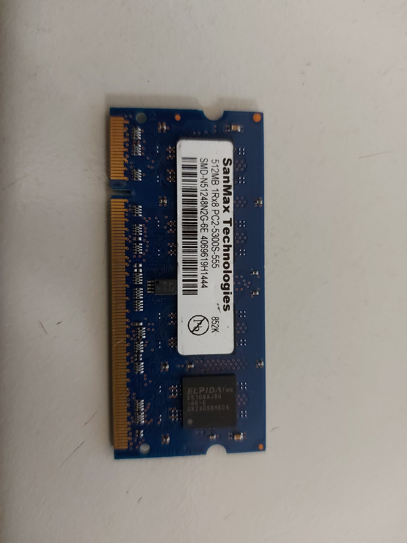 SanMax 512MB 1Rx8 PC2-5300 200P DDR2-667 CL5 SODIMM Mem Module SMD-N51248N2G-6E