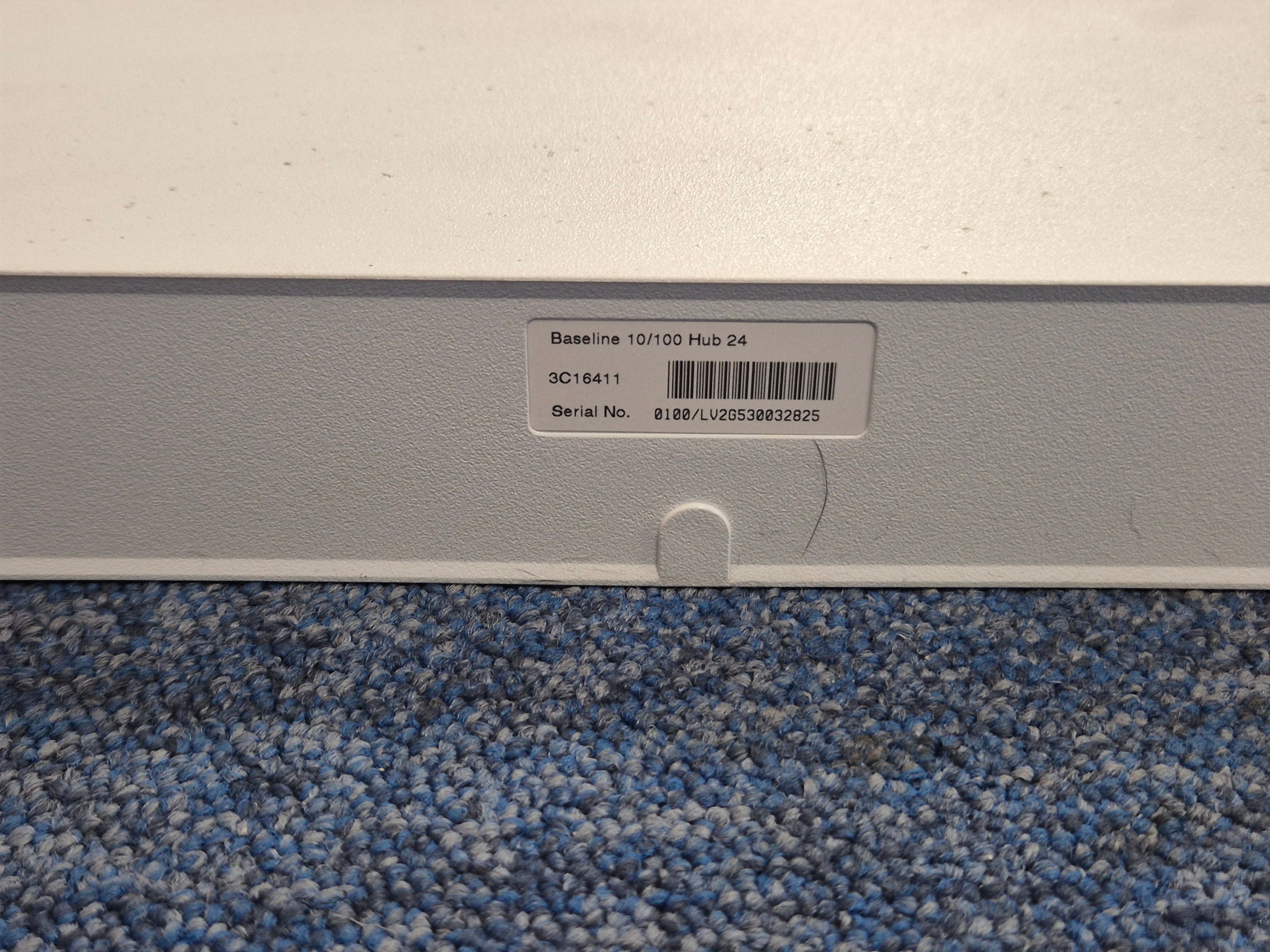 3Com SuperStack Baseline 10/100 Dual Speed 24-Port Hub ( 3C16411 ) USED